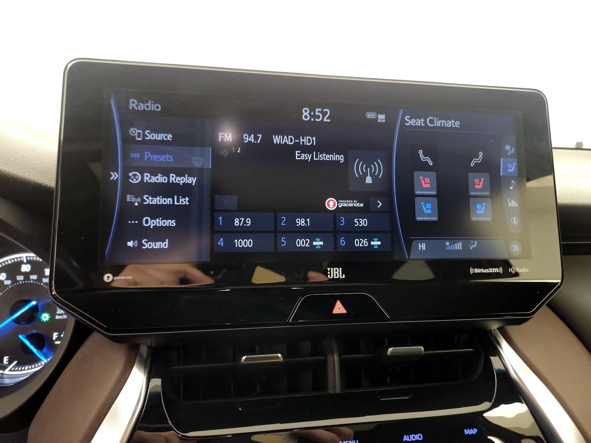 Thumbnail: 2021 Toyota Venza - 15