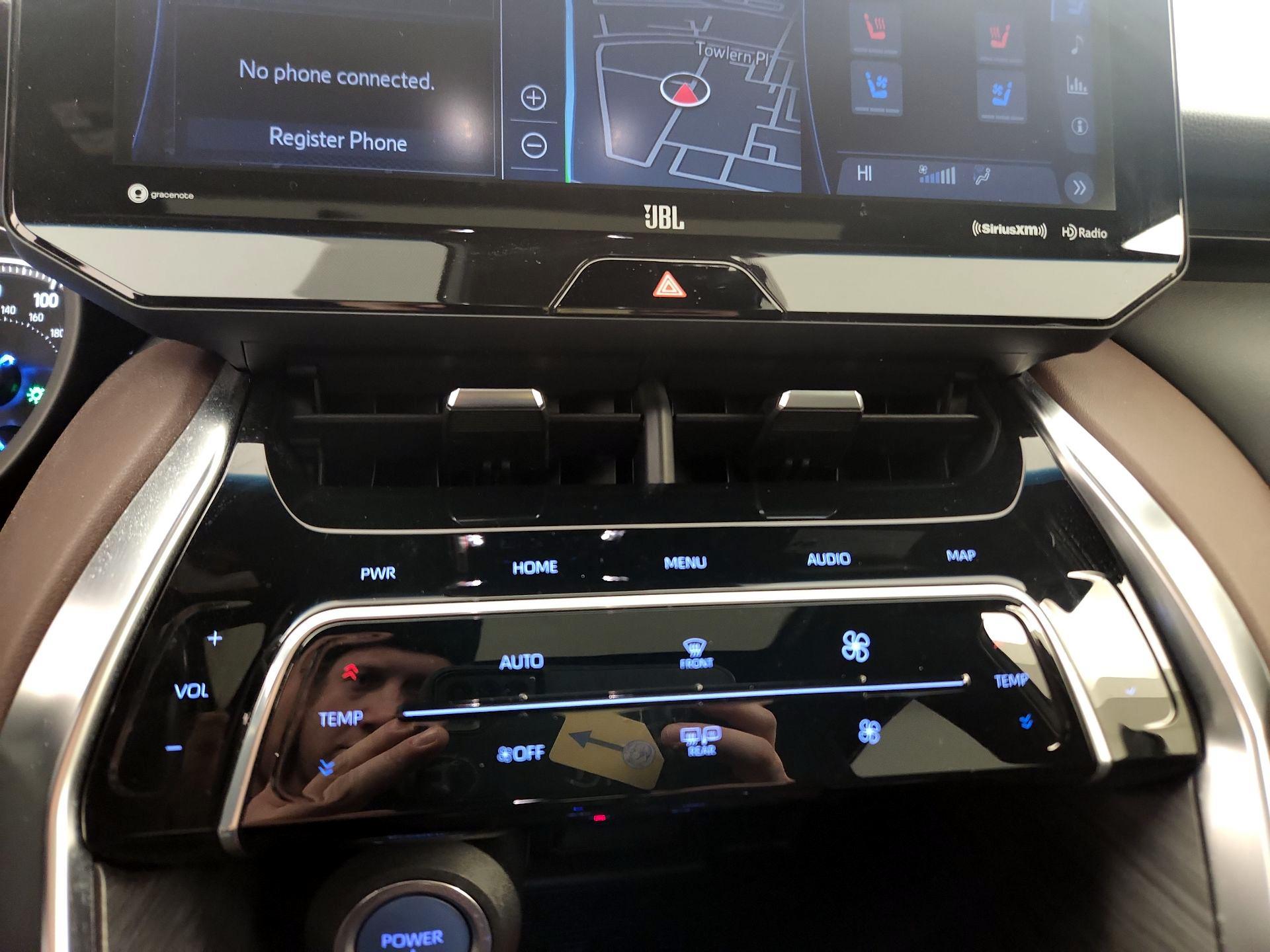 Thumbnail: 2021 Toyota Venza - 16