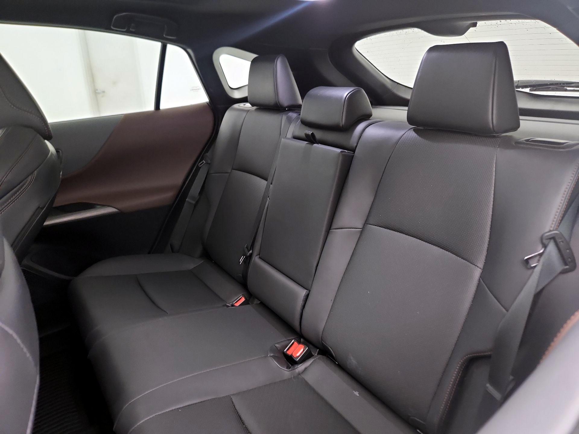 Thumbnail: 2021 Toyota Venza - 20