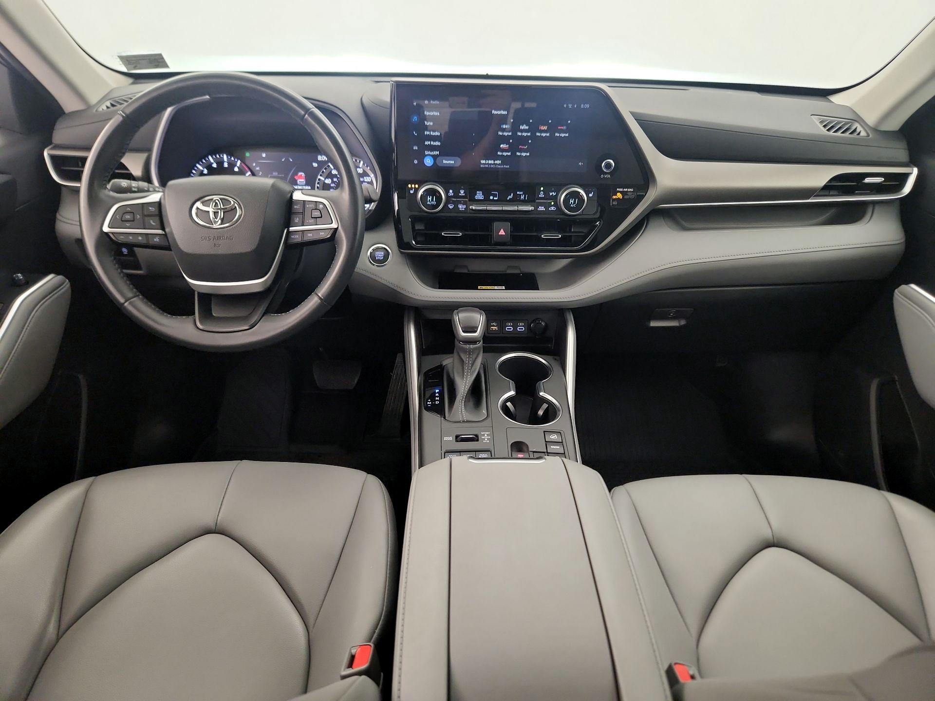 Thumbnail: 2023 Toyota Highlander - 9
