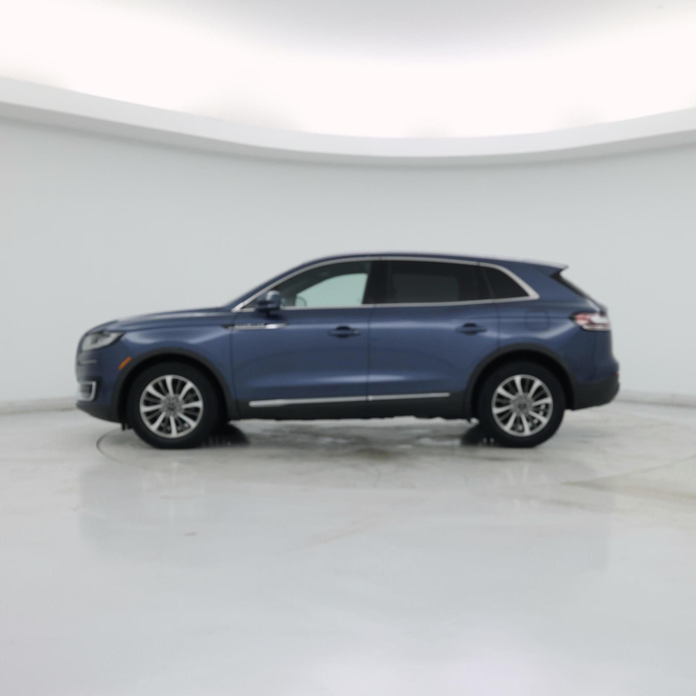 Thumbnail: 2019 Lincoln Nautilus - 3