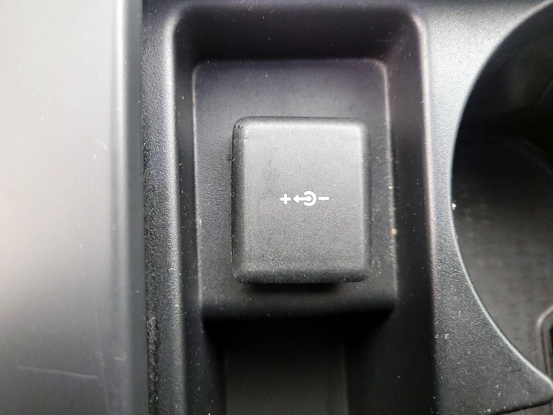 Thumbnail: 2024 Jaguar F-Pace - 19