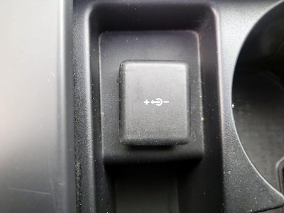 USB/AUX Ports