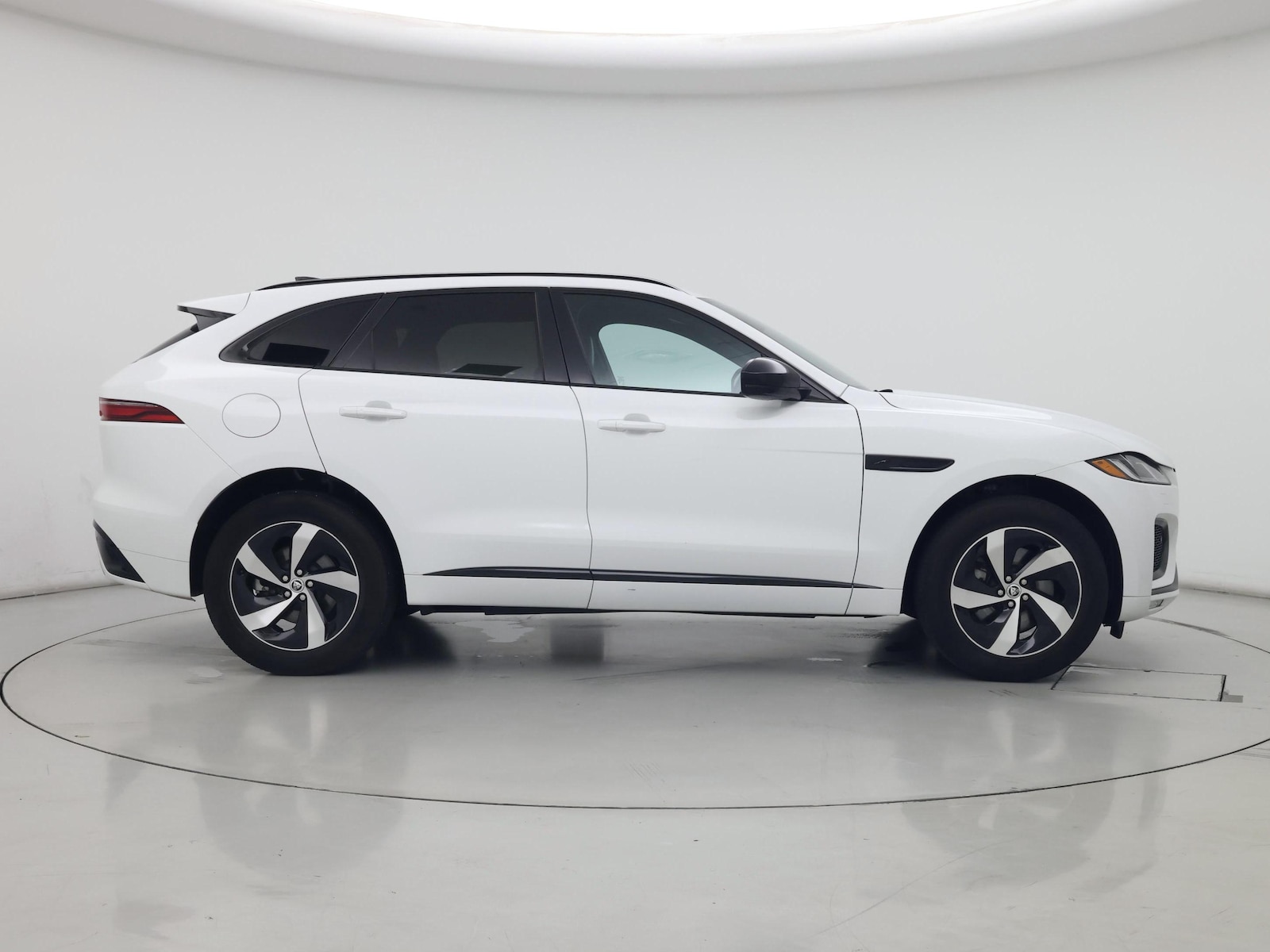 2024 Jaguar F-PACE R-Dynamic S - Photo 8