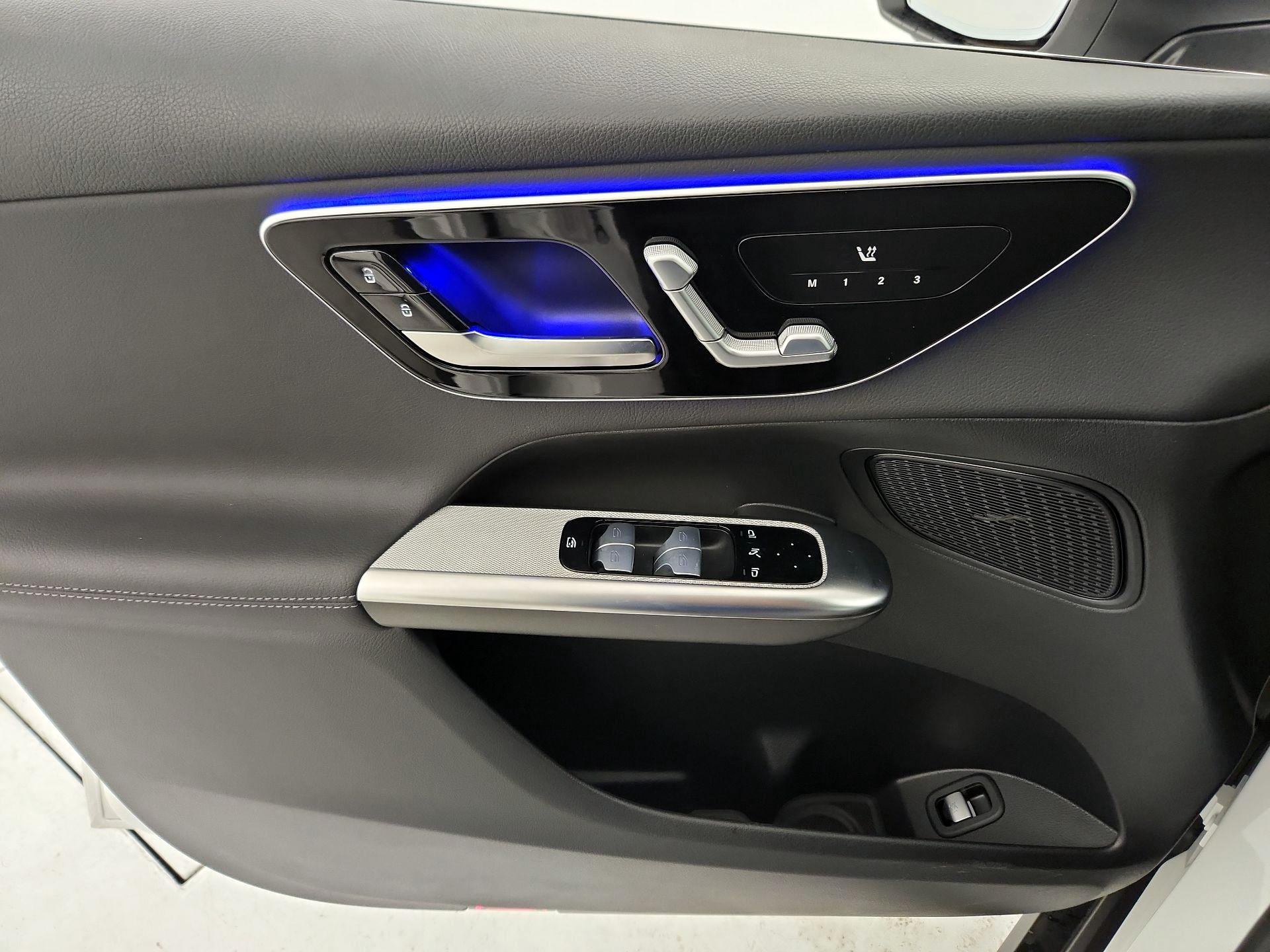 Thumbnail: 2025 Mercedes-Benz GLC - 12