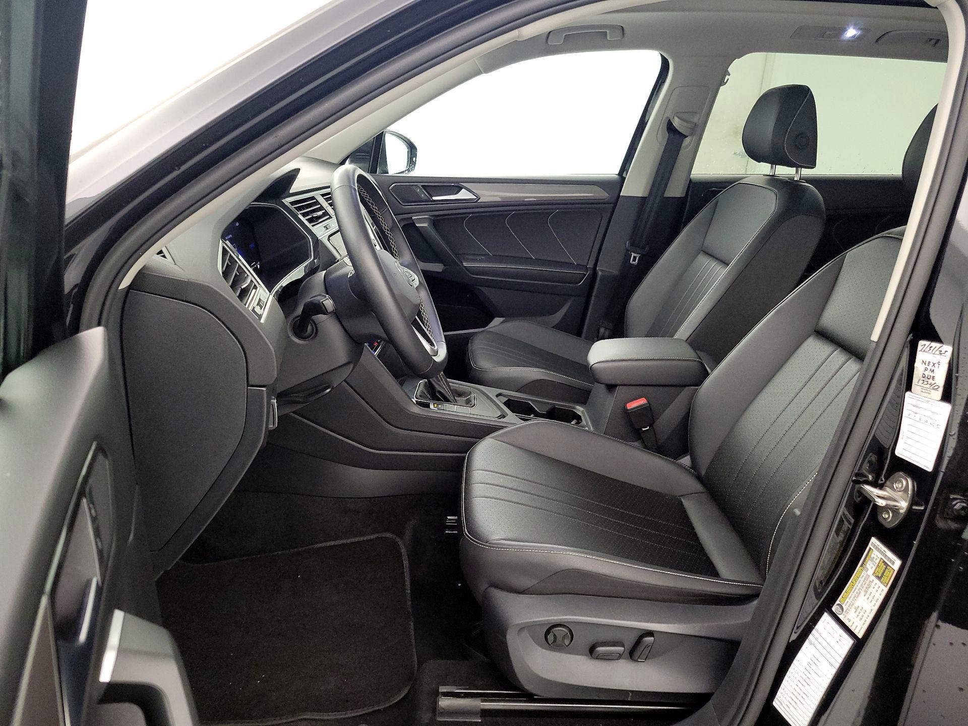 Thumbnail: 2024 Volkswagen Tiguan - 11