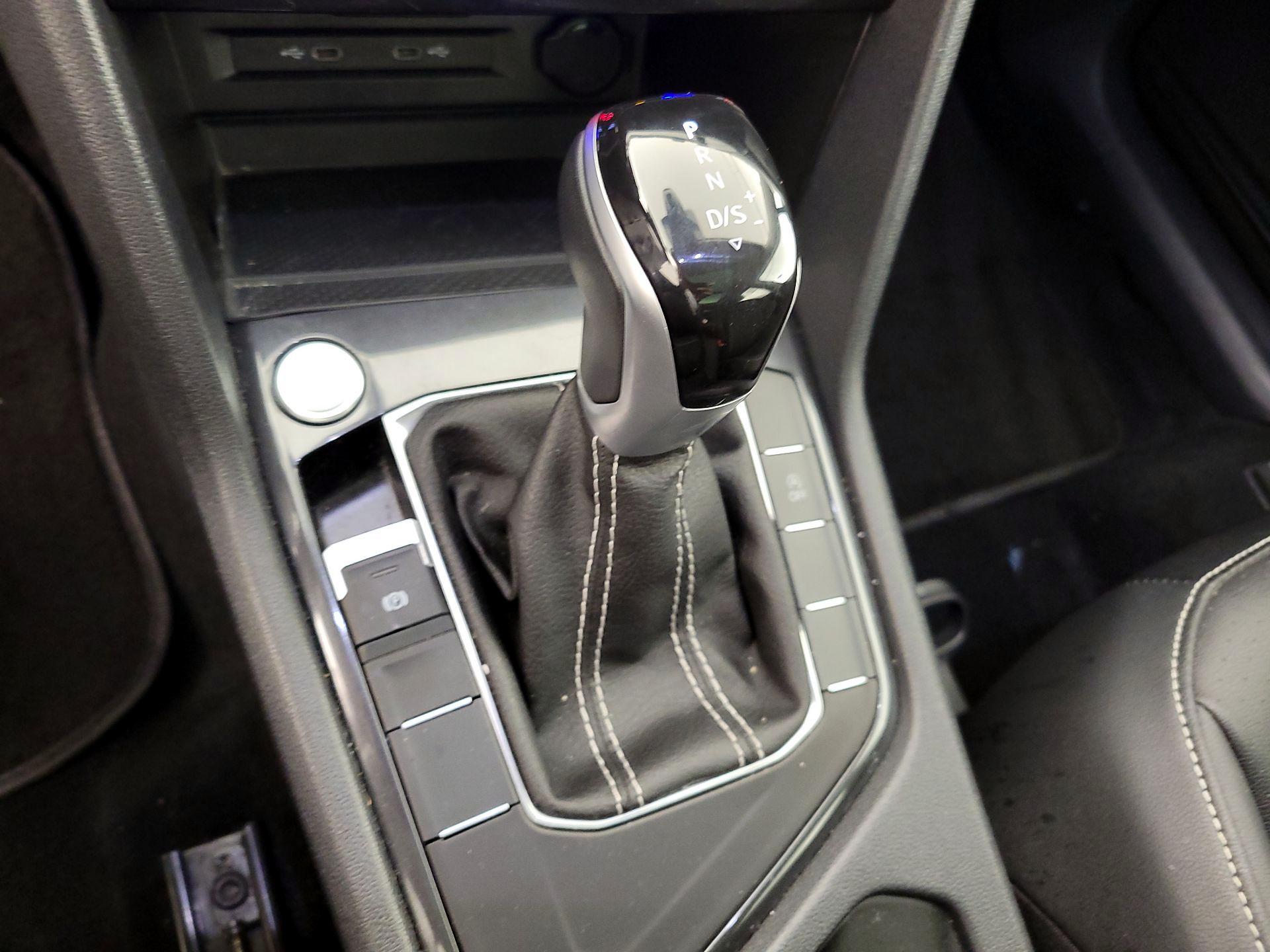 Thumbnail: 2024 Volkswagen Tiguan - 17