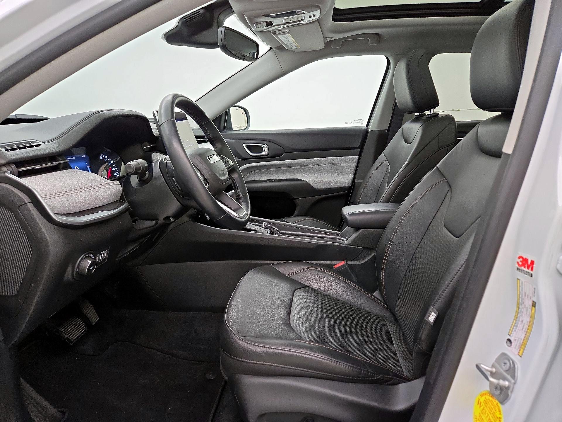 Thumbnail: 2022 Jeep Compass - 11