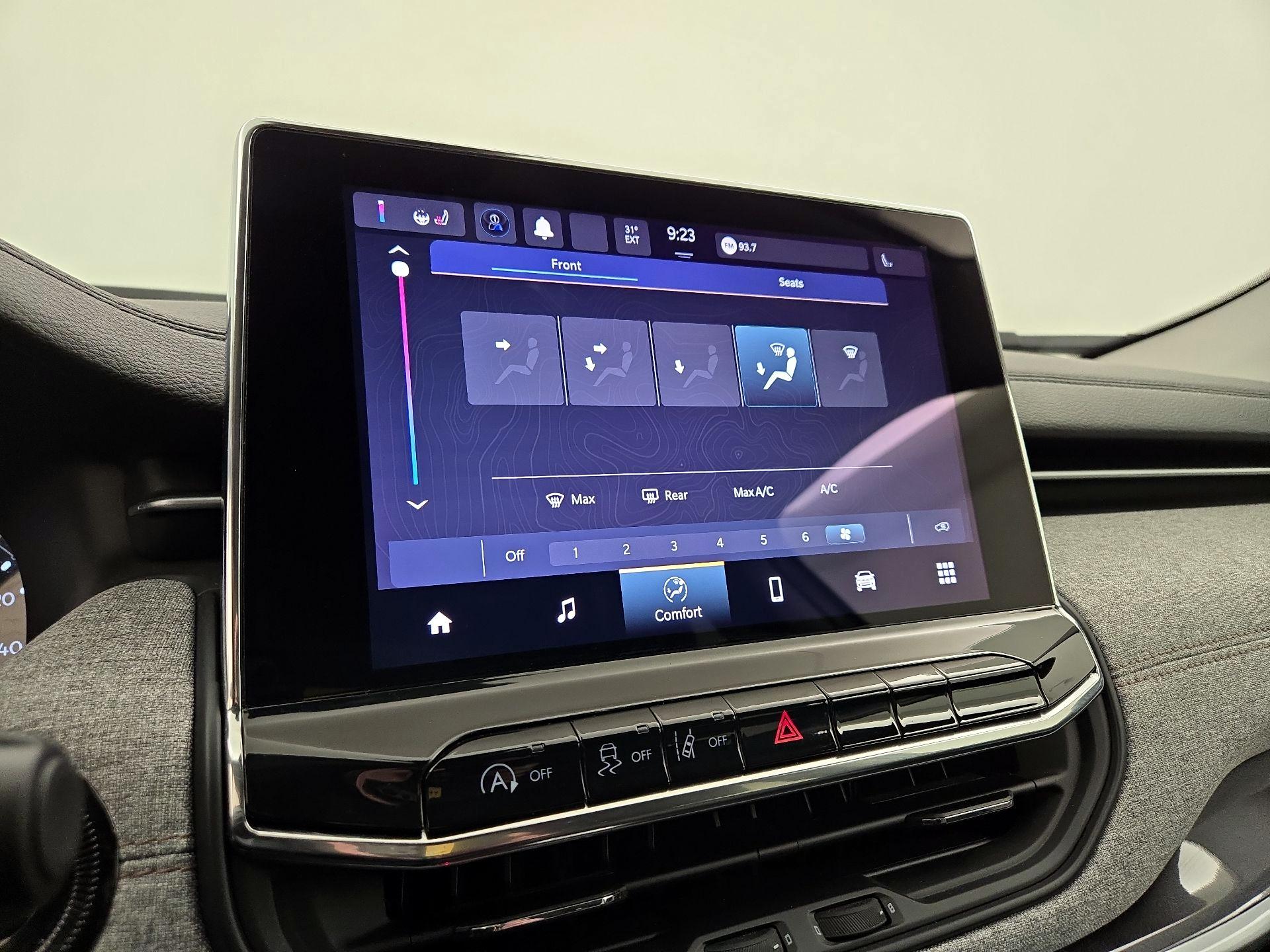 Thumbnail: 2022 Jeep Compass - 16