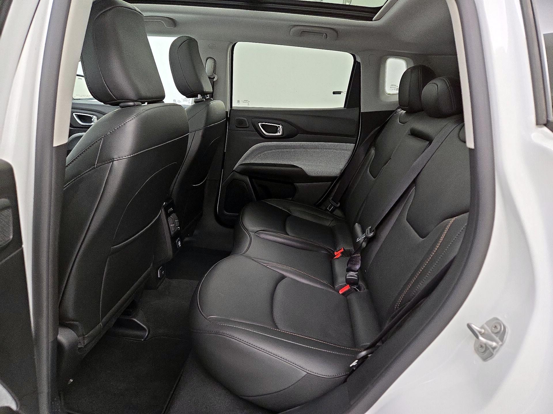 Thumbnail: 2022 Jeep Compass - 20