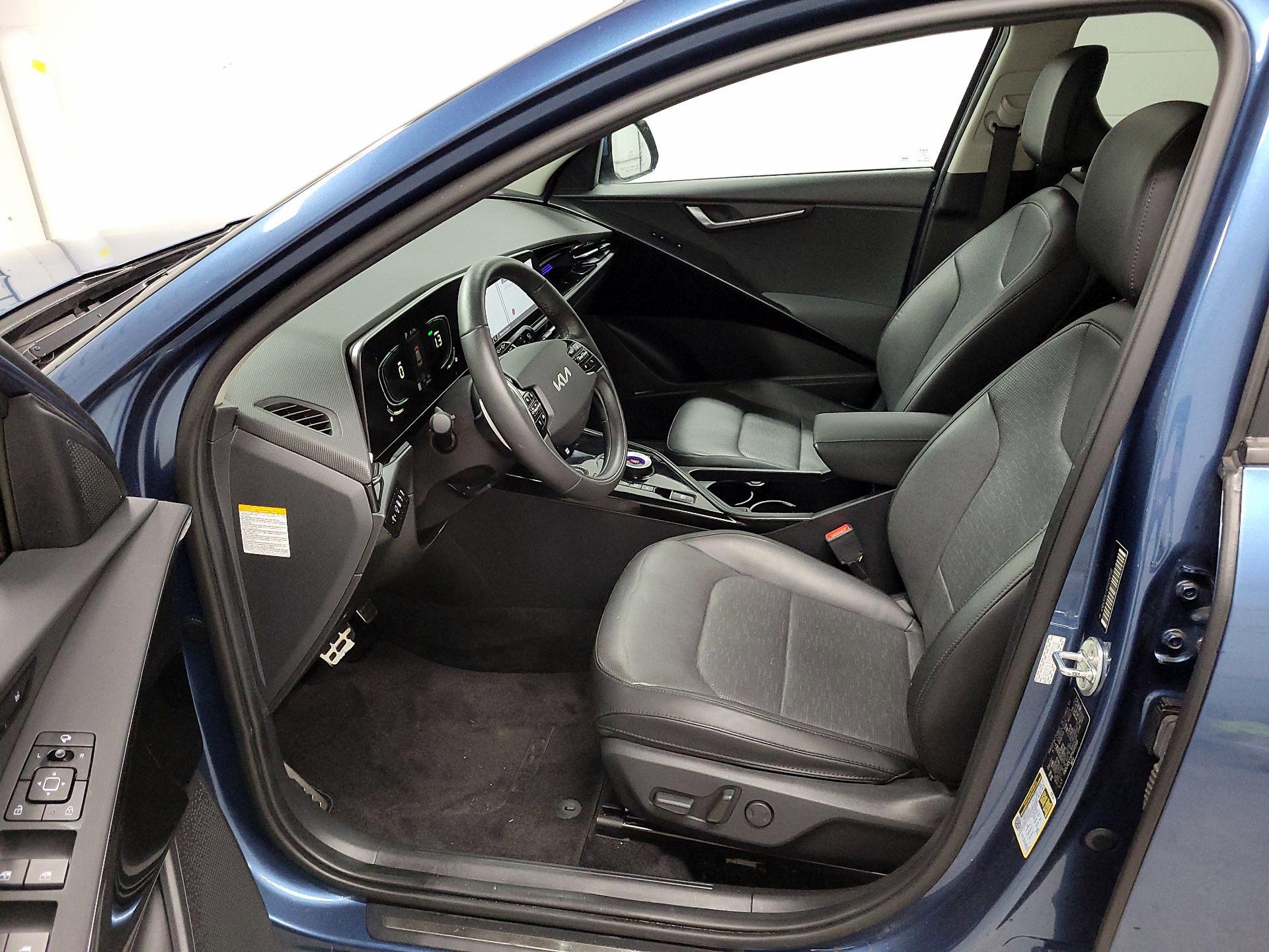 Thumbnail: 2023 Kia Niro - 11