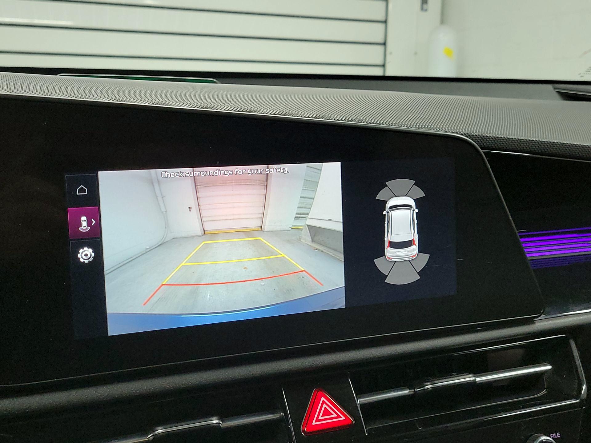 Thumbnail: 2023 Kia Niro - 15