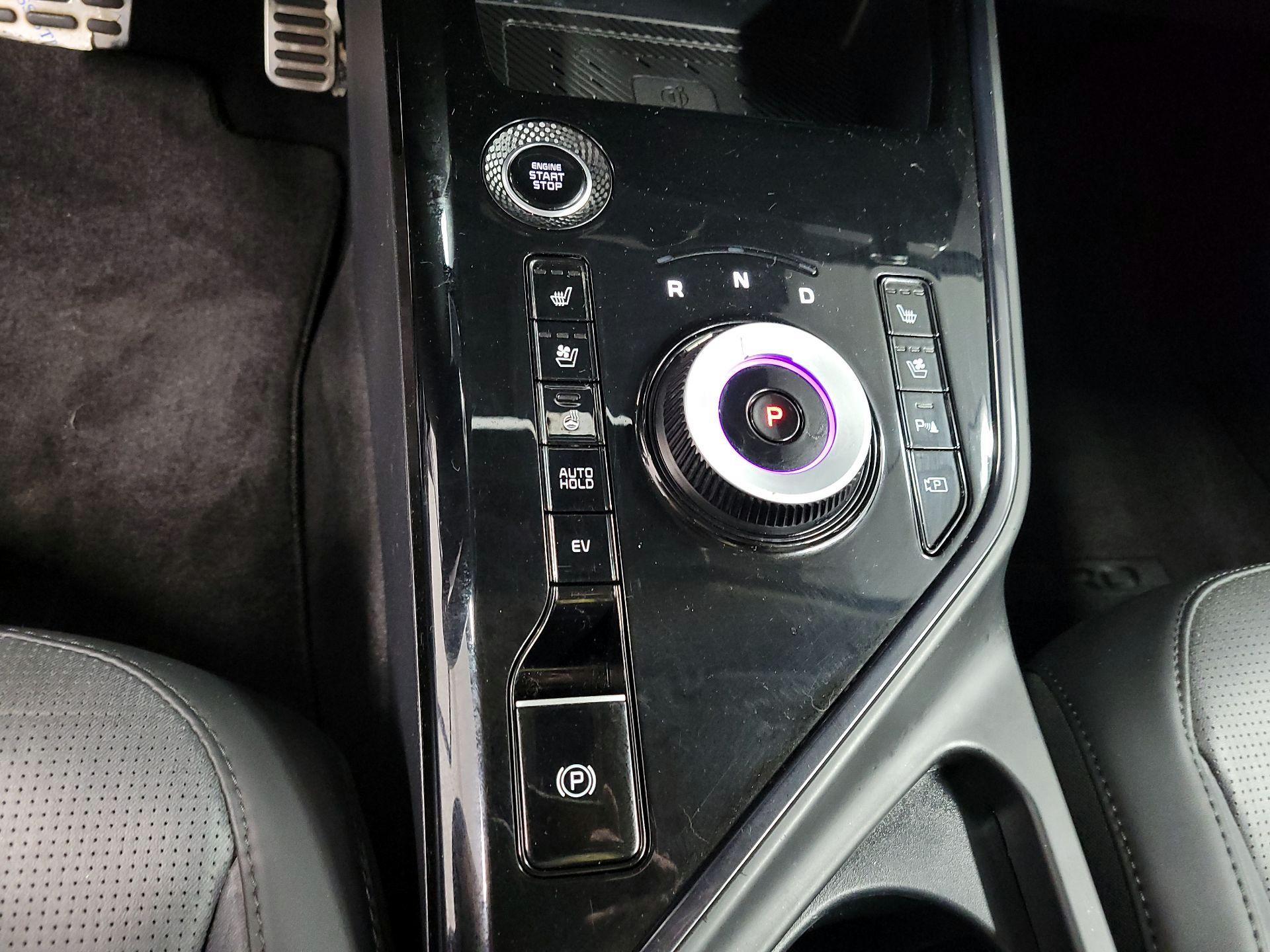 Thumbnail: 2023 Kia Niro - 18