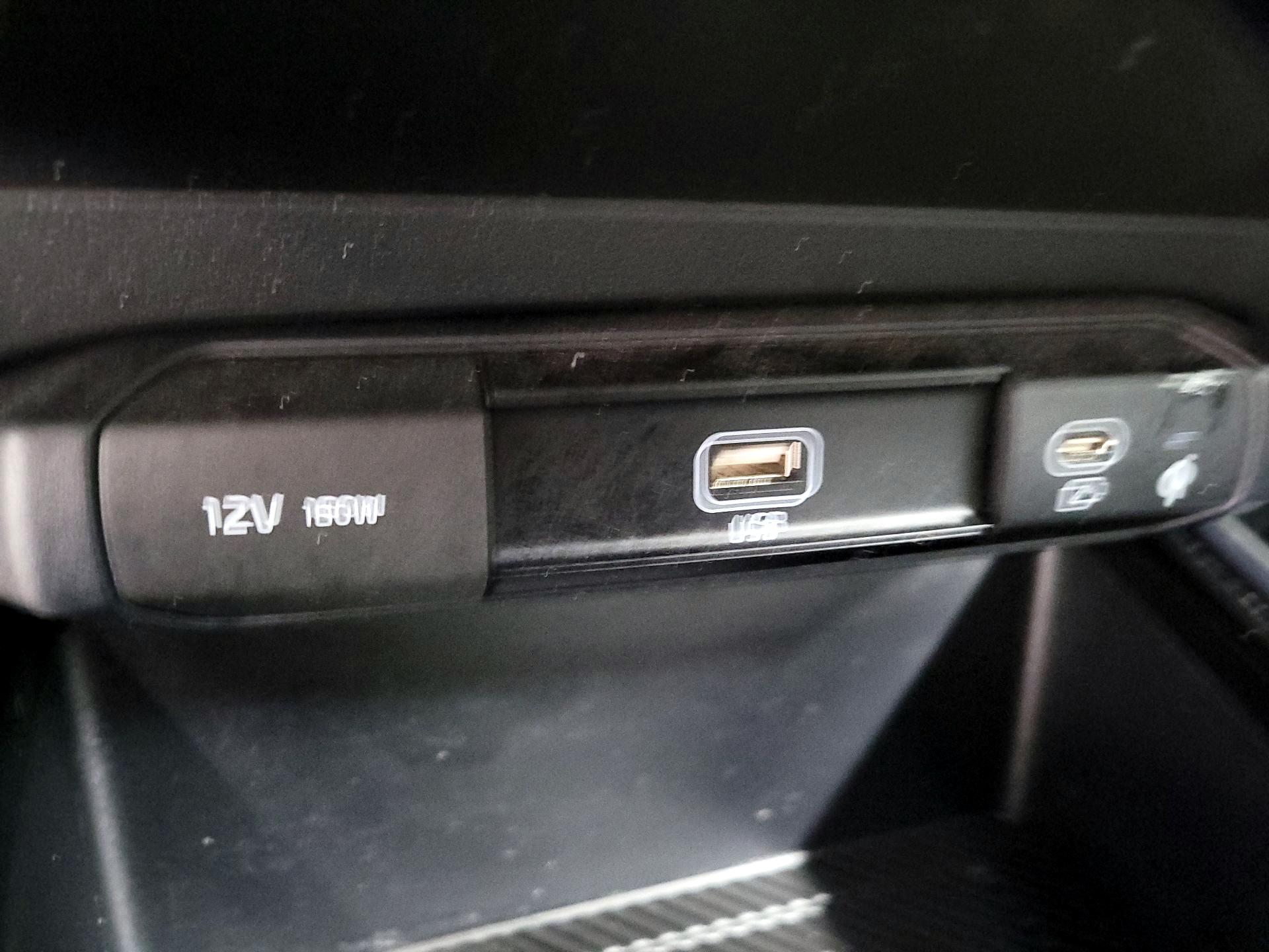 Thumbnail: 2023 Kia Niro - 19