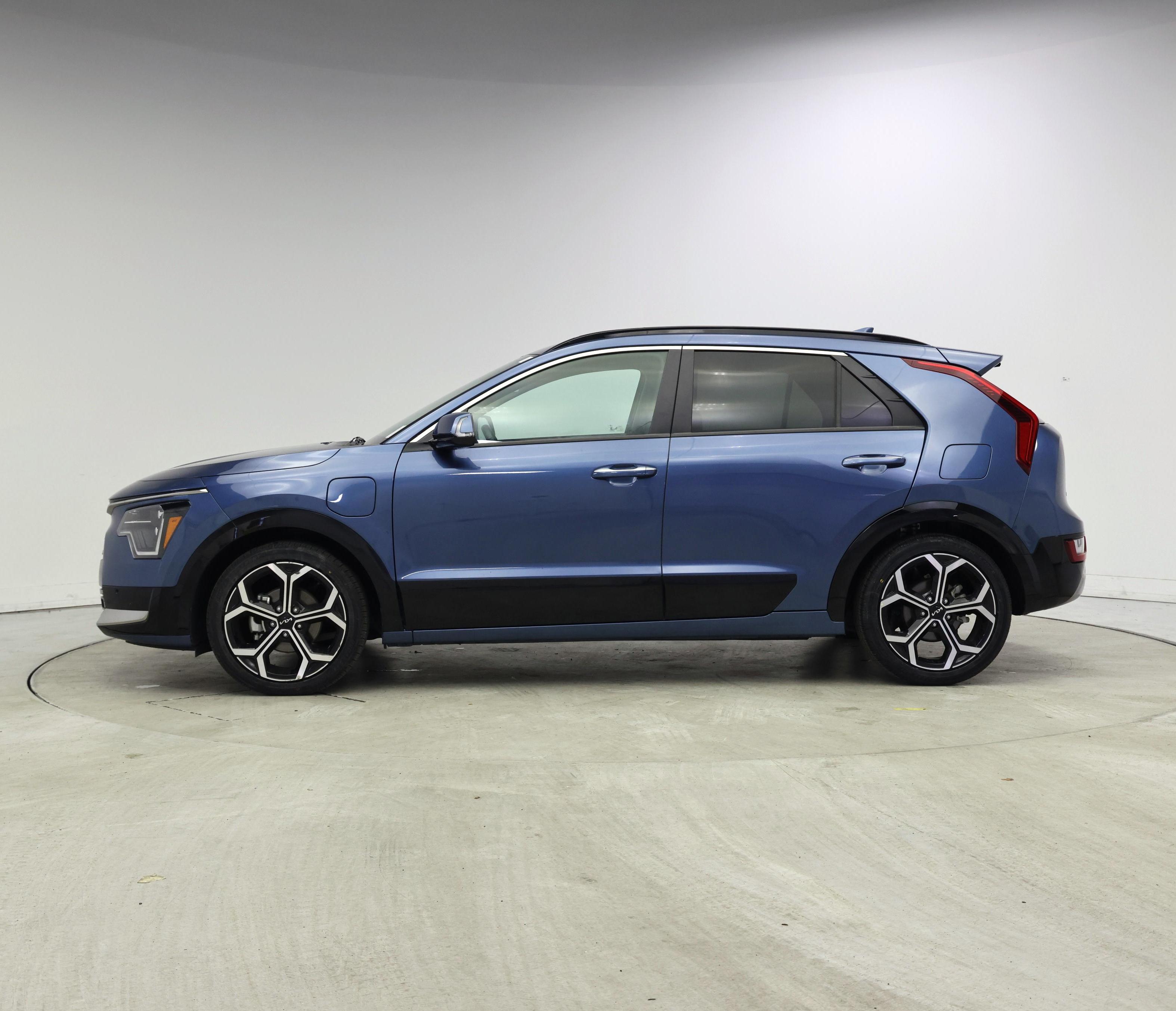 Thumbnail: 2023 Kia Niro - 3