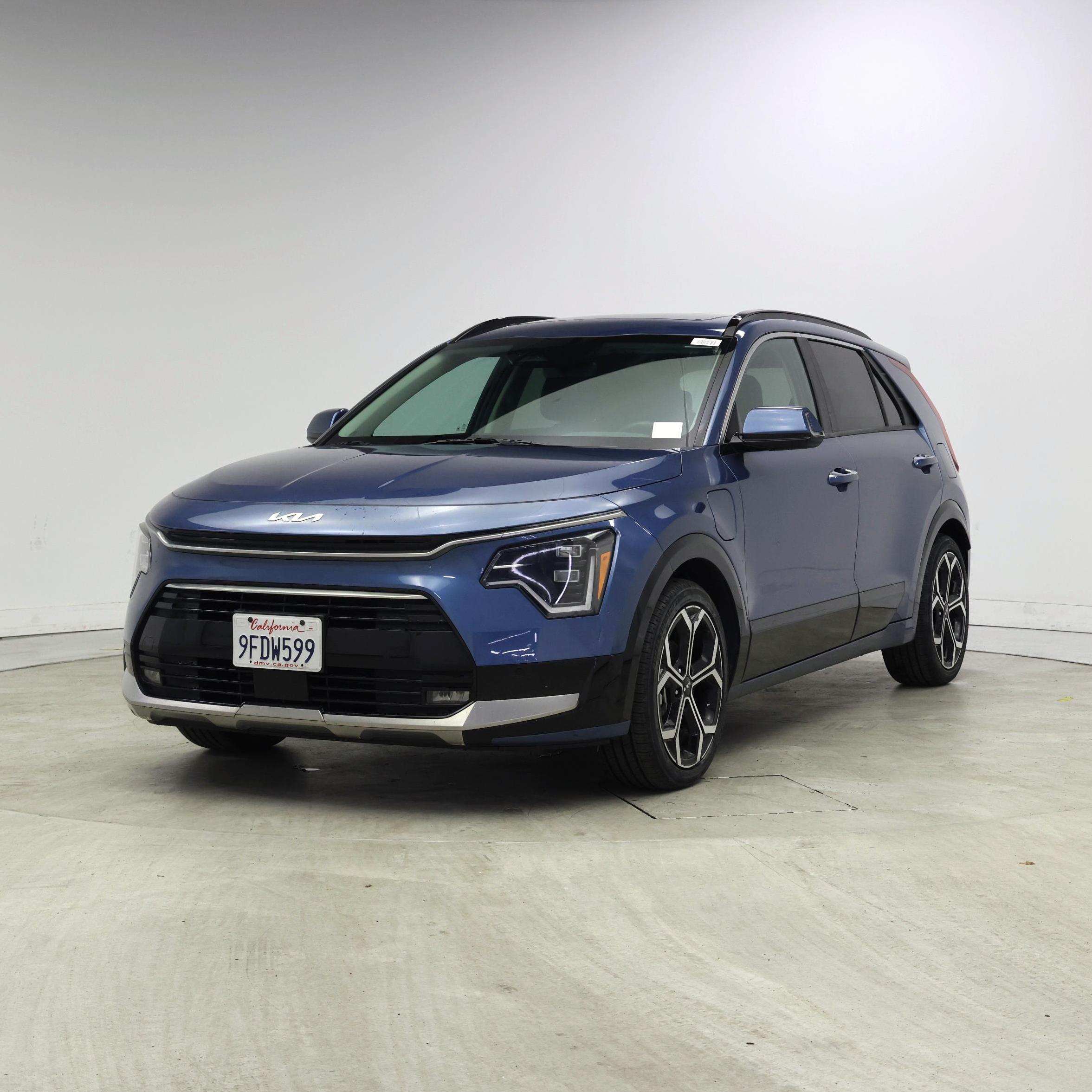 Thumbnail: 2023 Kia Niro - 4