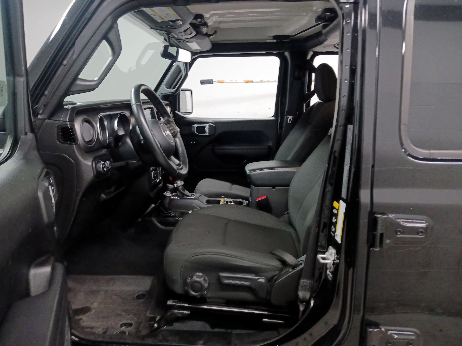 Thumbnail: 2022 Jeep Gladiator - 11