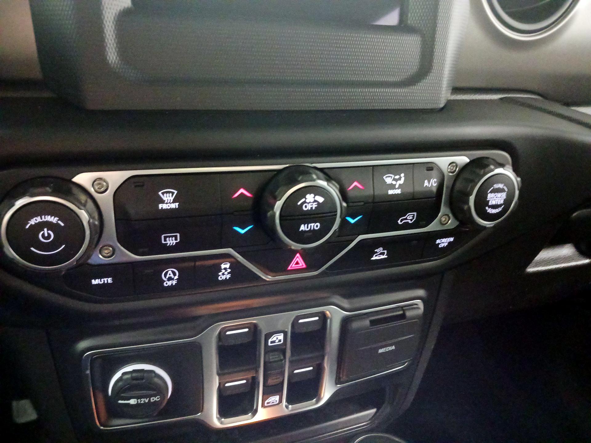 Thumbnail: 2022 Jeep Gladiator - 16