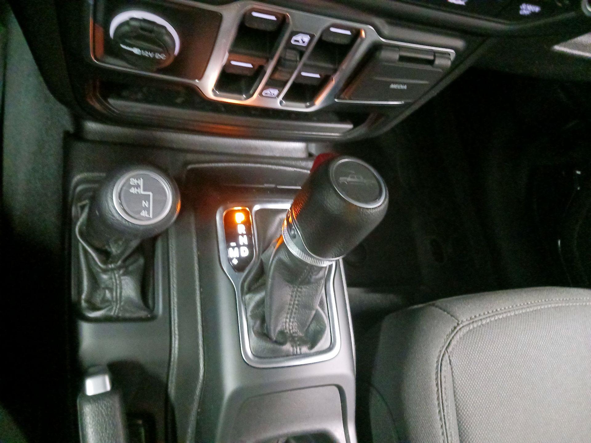 Thumbnail: 2022 Jeep Gladiator - 17