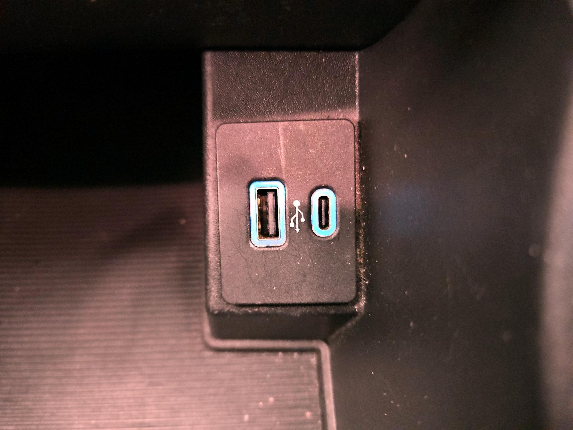 Thumbnail: 2023 Ford Edge - 18