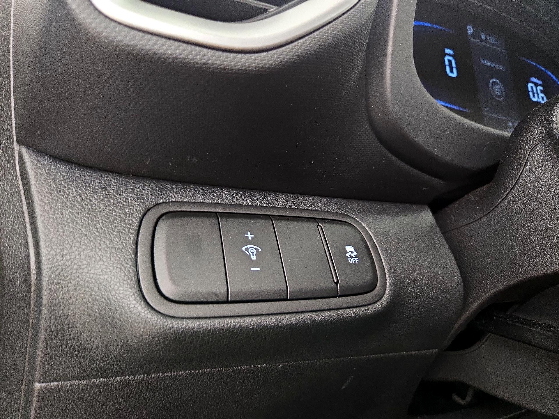 Thumbnail: 2024 Hyundai Venue - 13