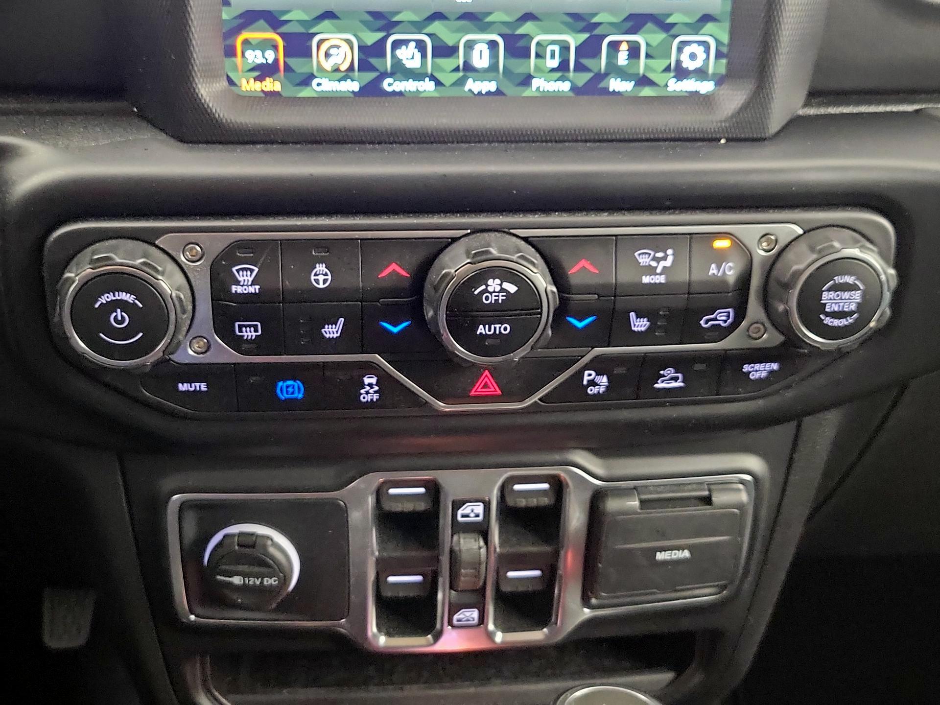 Thumbnail: 2021 Jeep Wrangler - 17