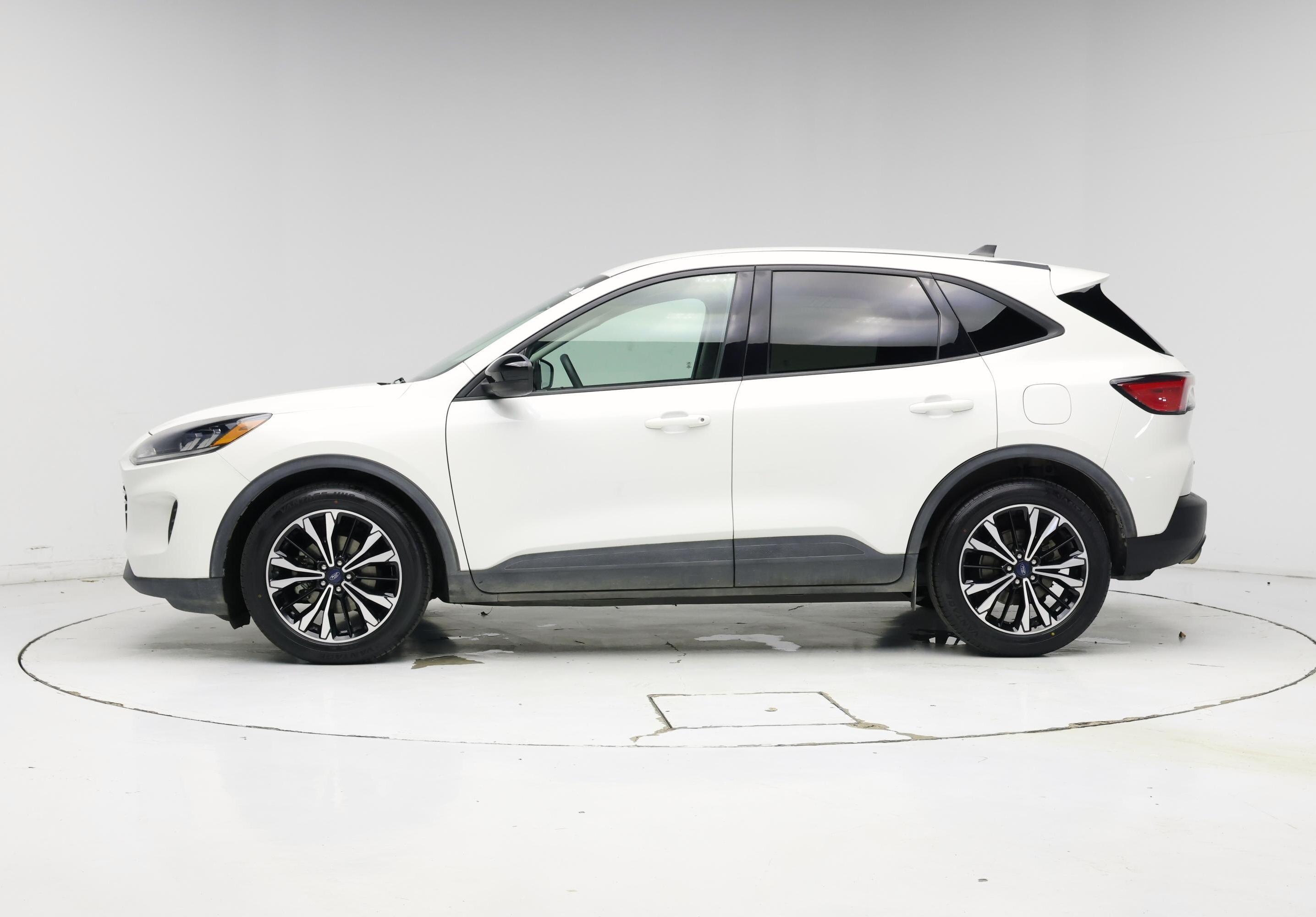Thumbnail: 2022 Ford Escape - 3