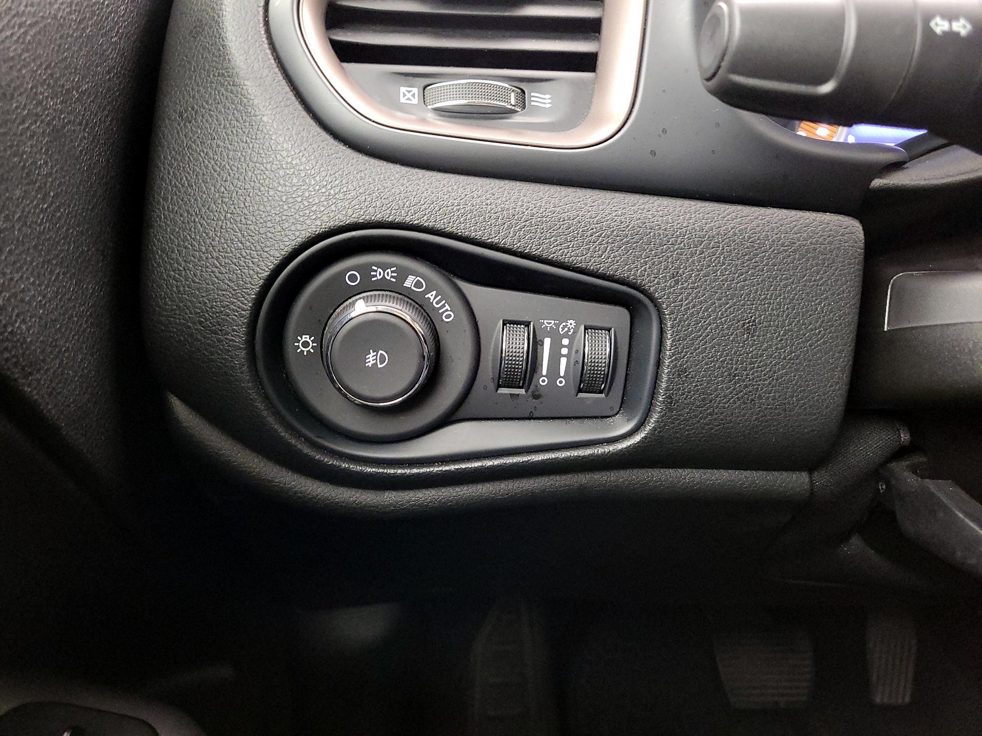 Thumbnail: 2023 Jeep Renegade - 13