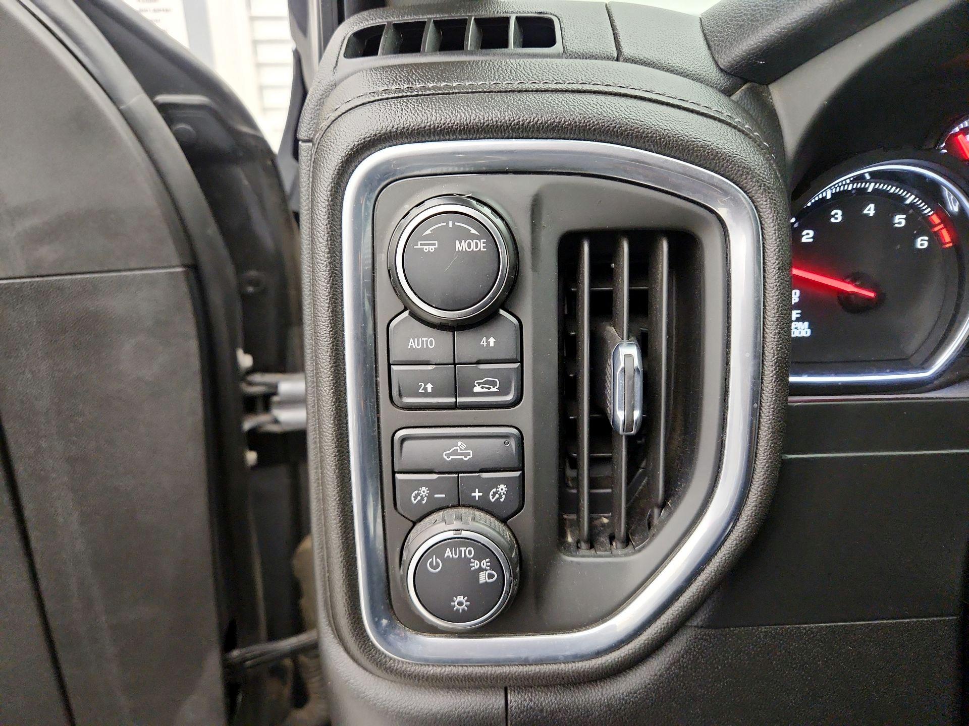 Thumbnail: 2020 Chevrolet Silverado 1500 - 13