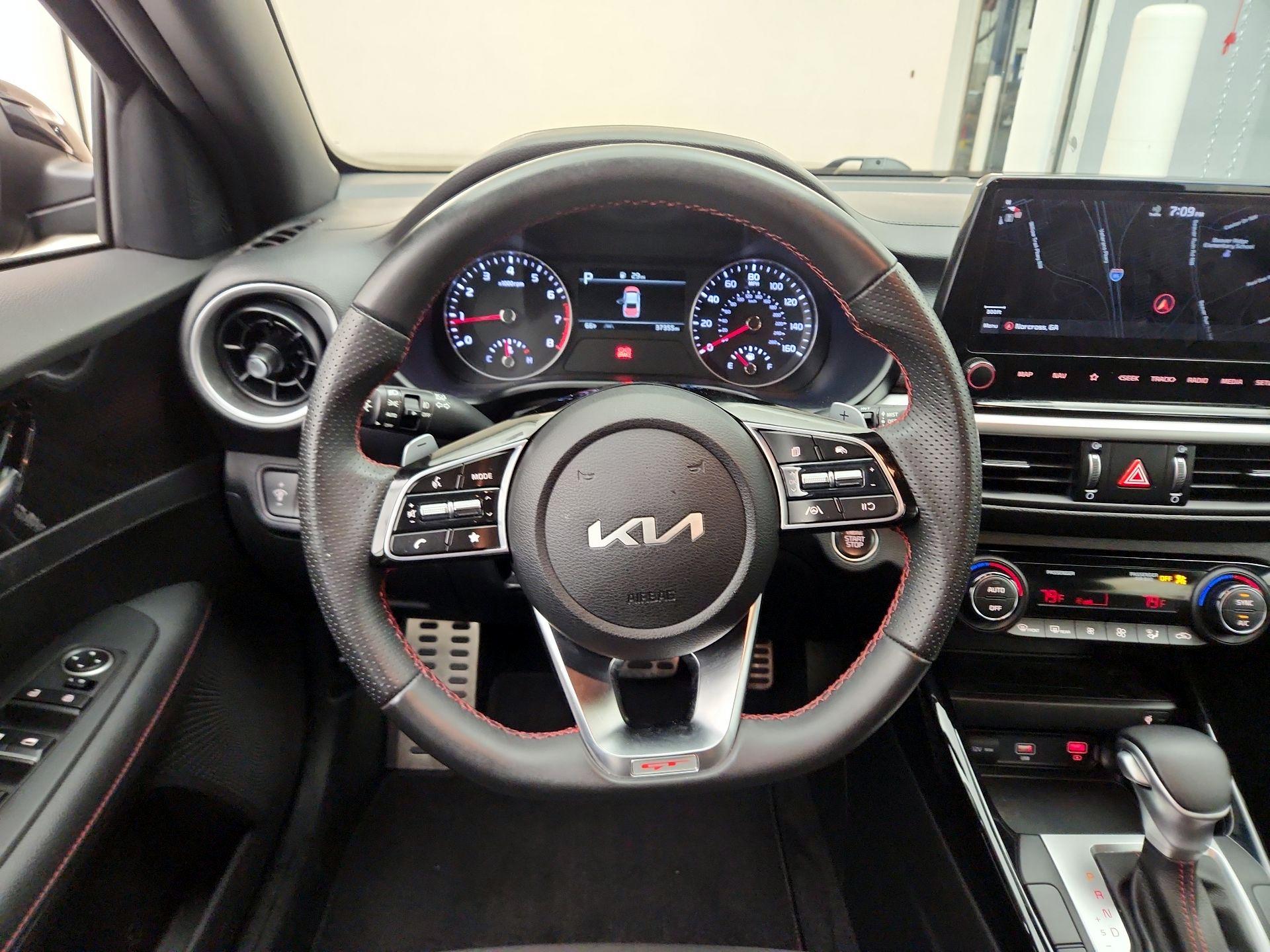 Thumbnail: 2022 Kia Forte - 10