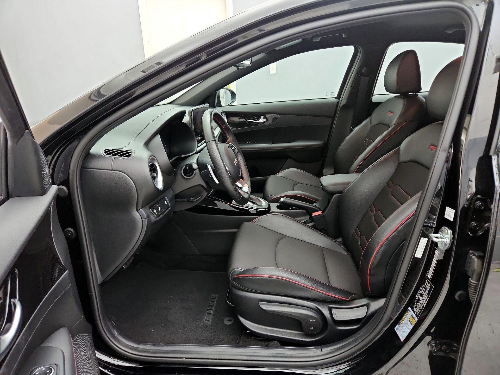 Thumbnail: 2022 Kia Forte - 11