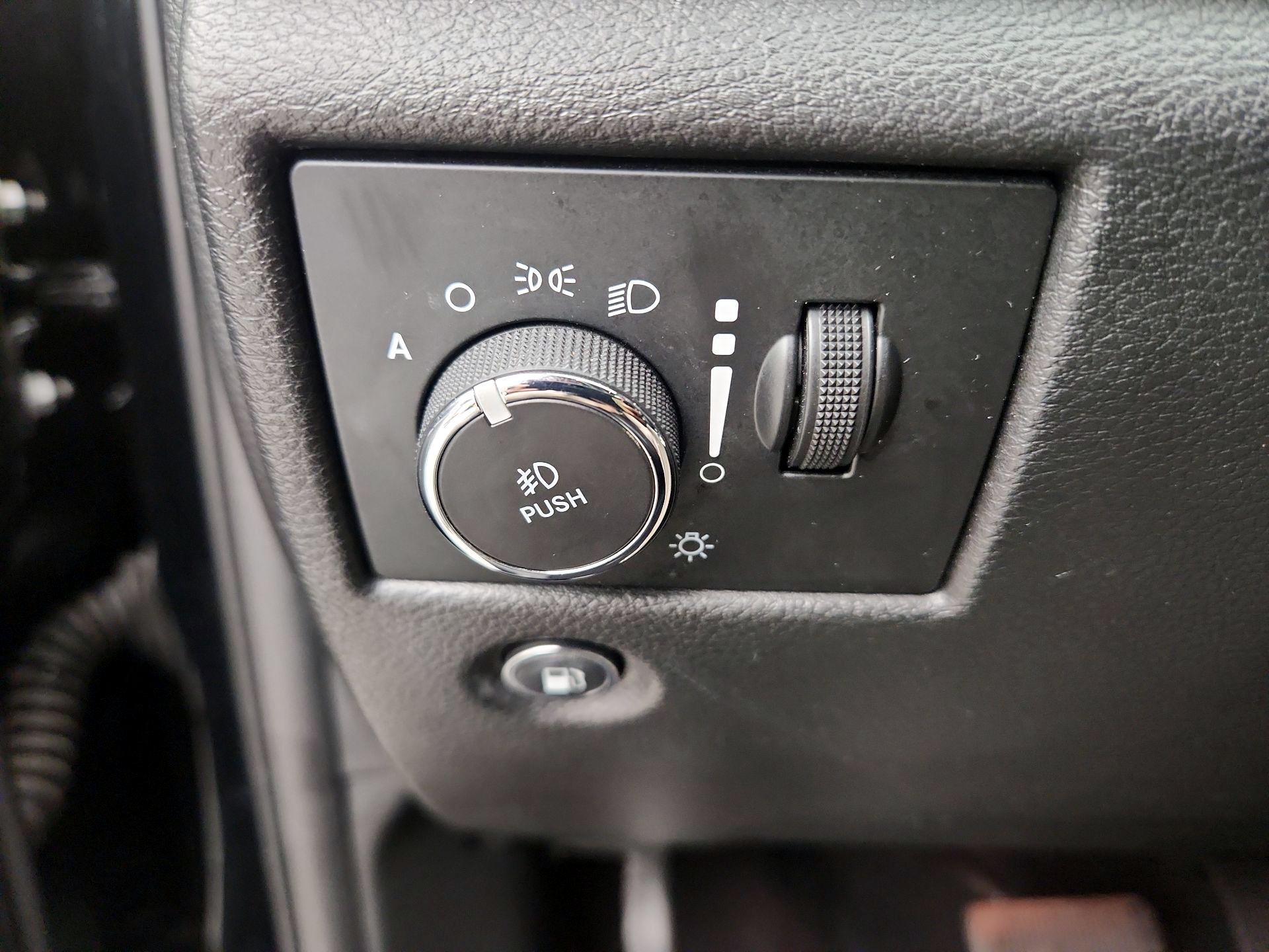 Thumbnail: 2020 Jeep Grand Cherokee - 13