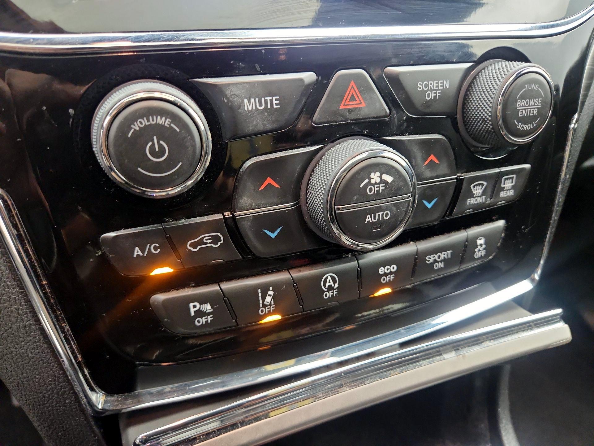 Thumbnail: 2020 Jeep Grand Cherokee - 17