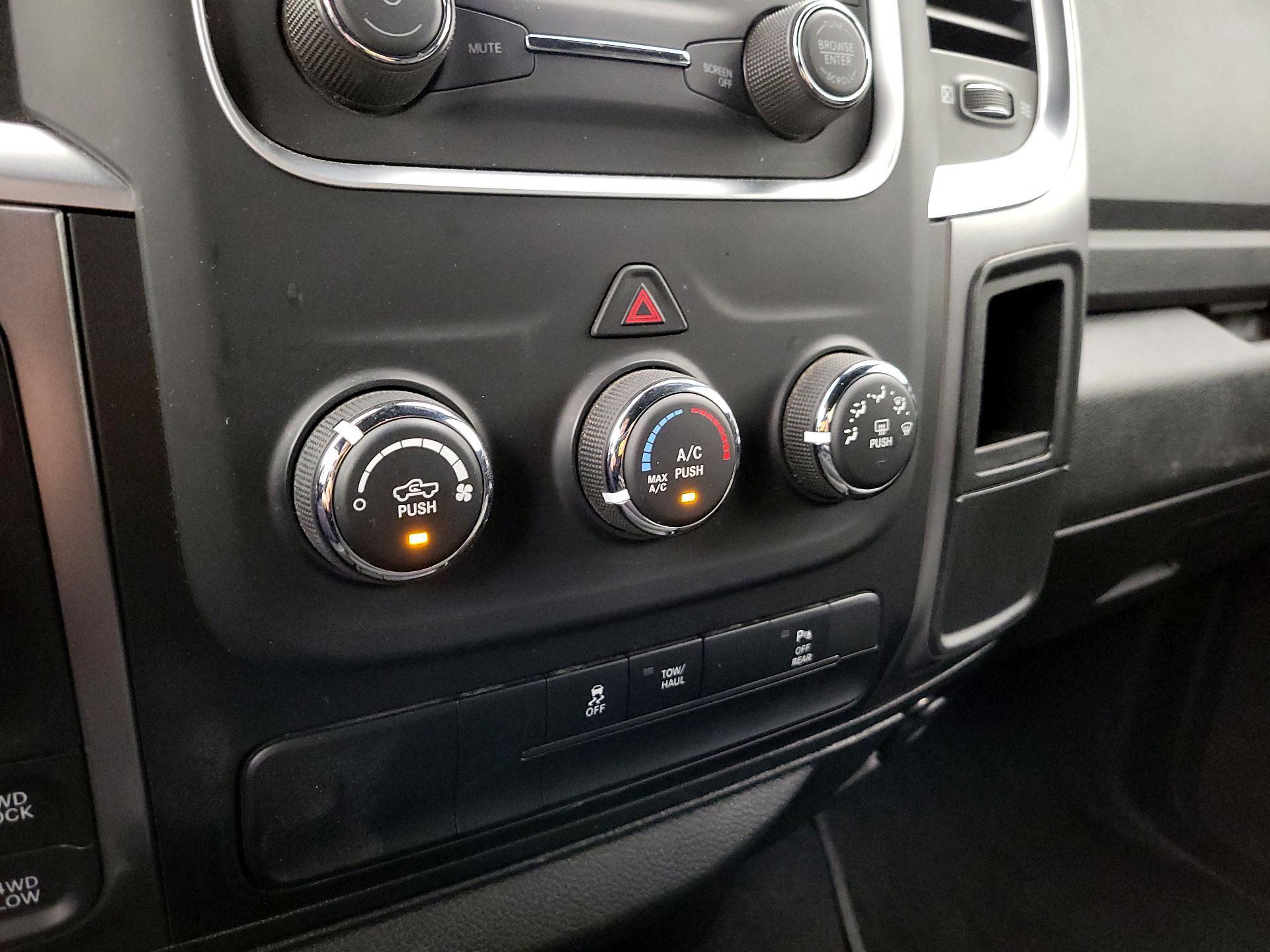 Thumbnail: 2024 RAM 1500 Classic - 16