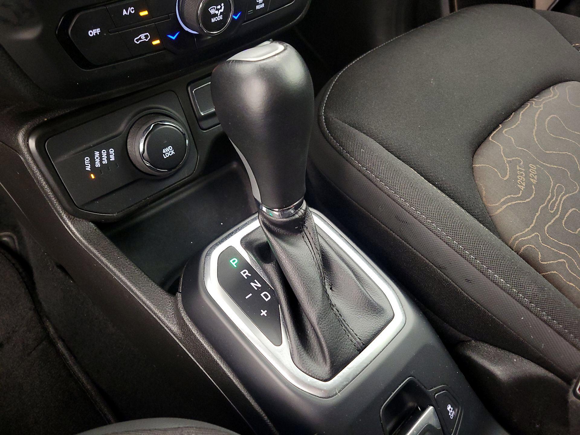 Thumbnail: 2023 Jeep Renegade - 18