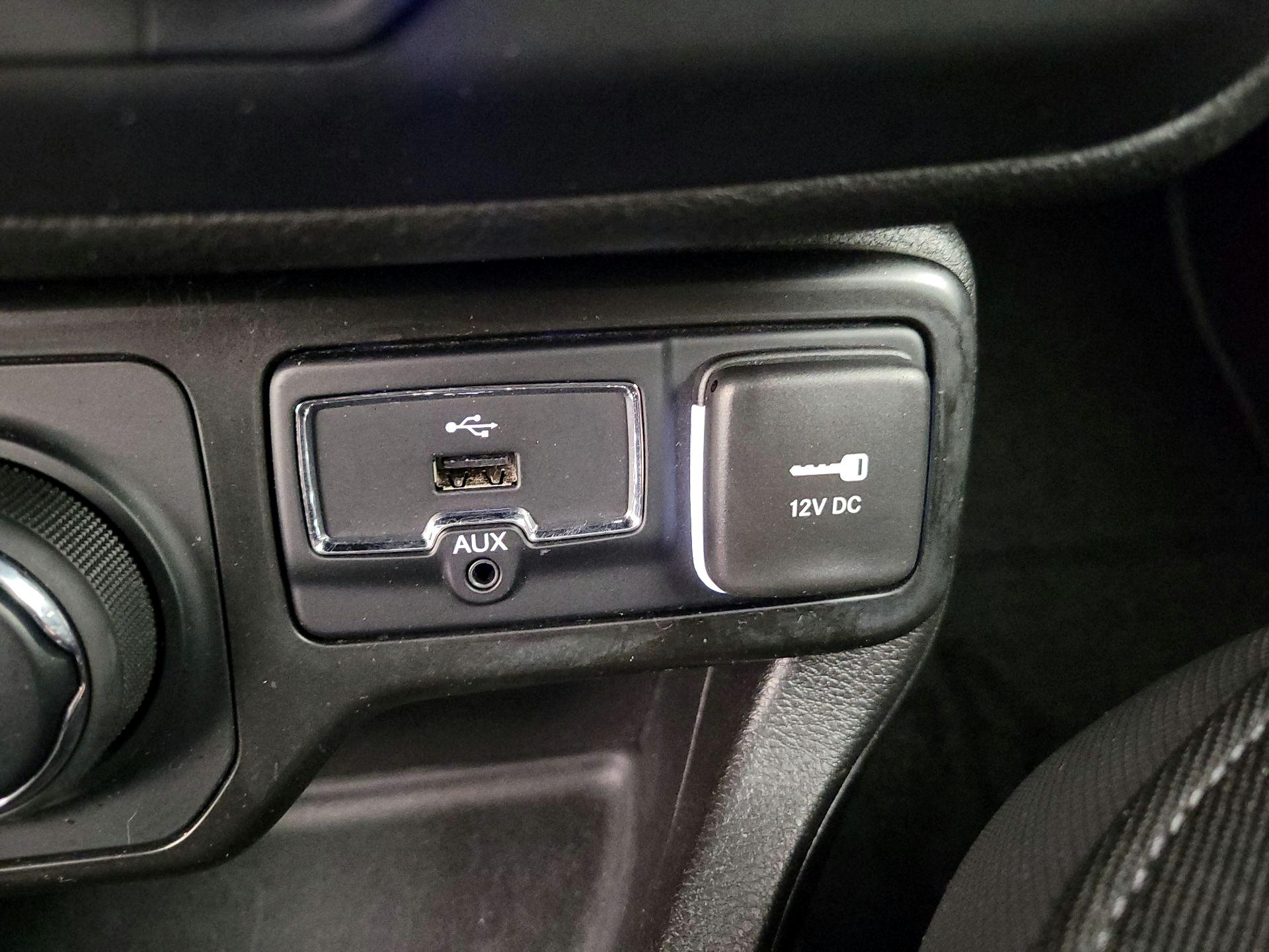 Thumbnail: 2023 Jeep Renegade - 19