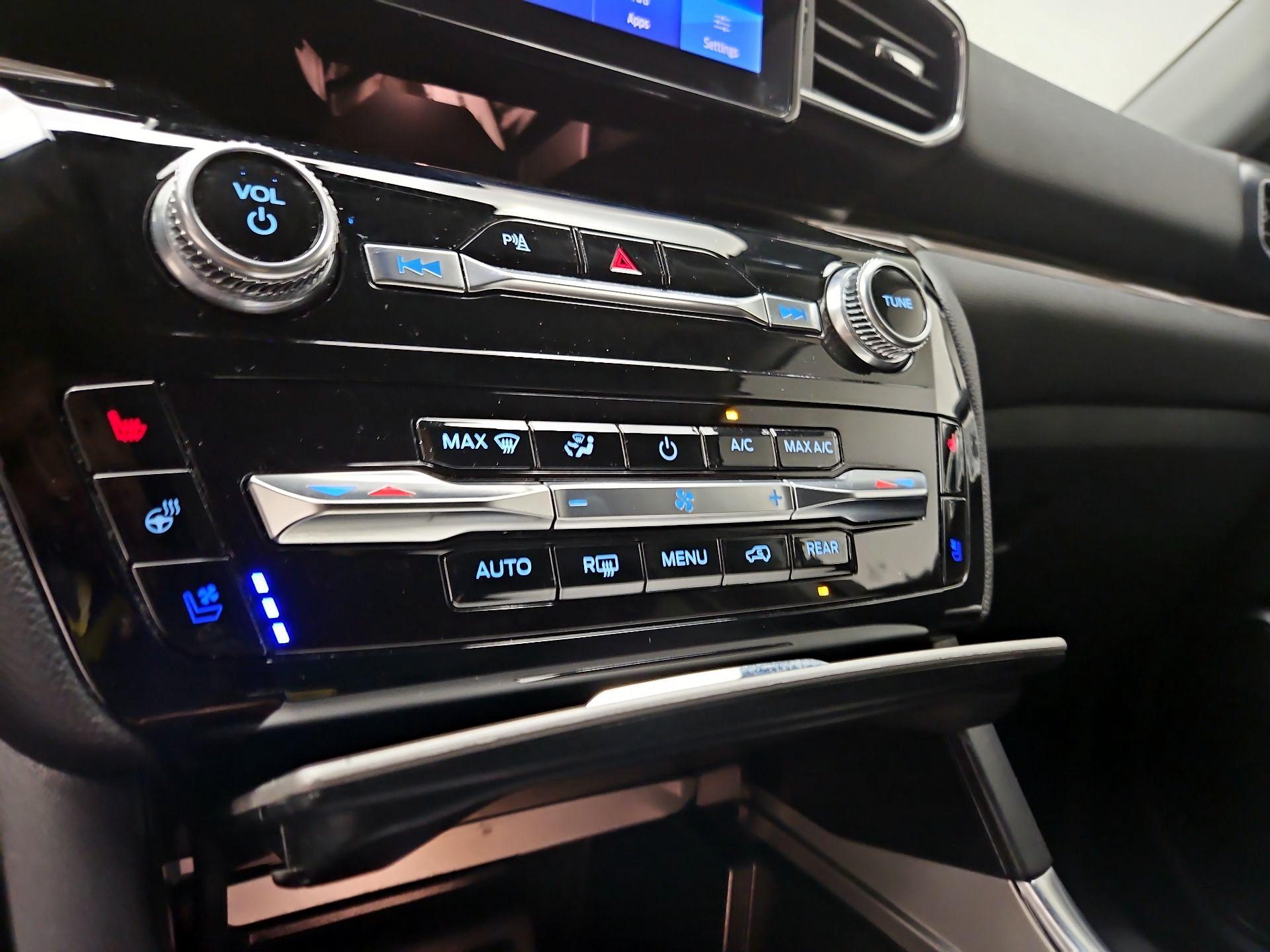 Thumbnail: 2023 Ford Explorer - 17