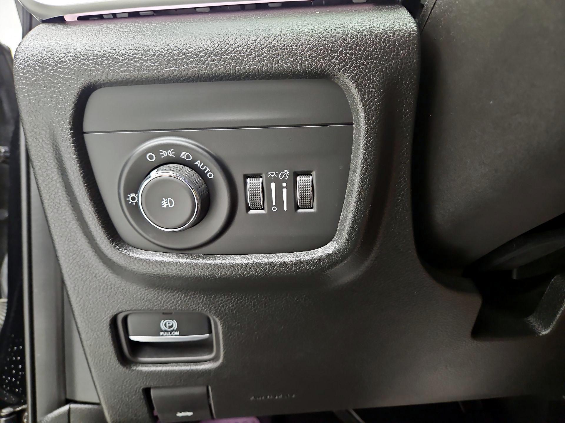 Thumbnail: 2023 Jeep Grand Cherokee - 13