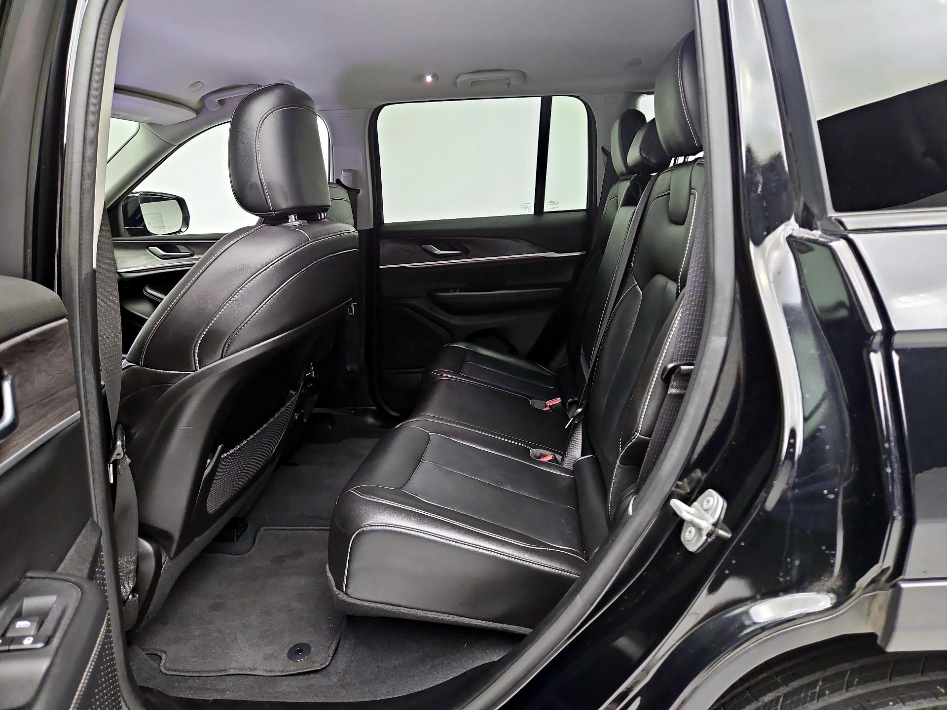 Thumbnail: 2023 Jeep Grand Cherokee - 20