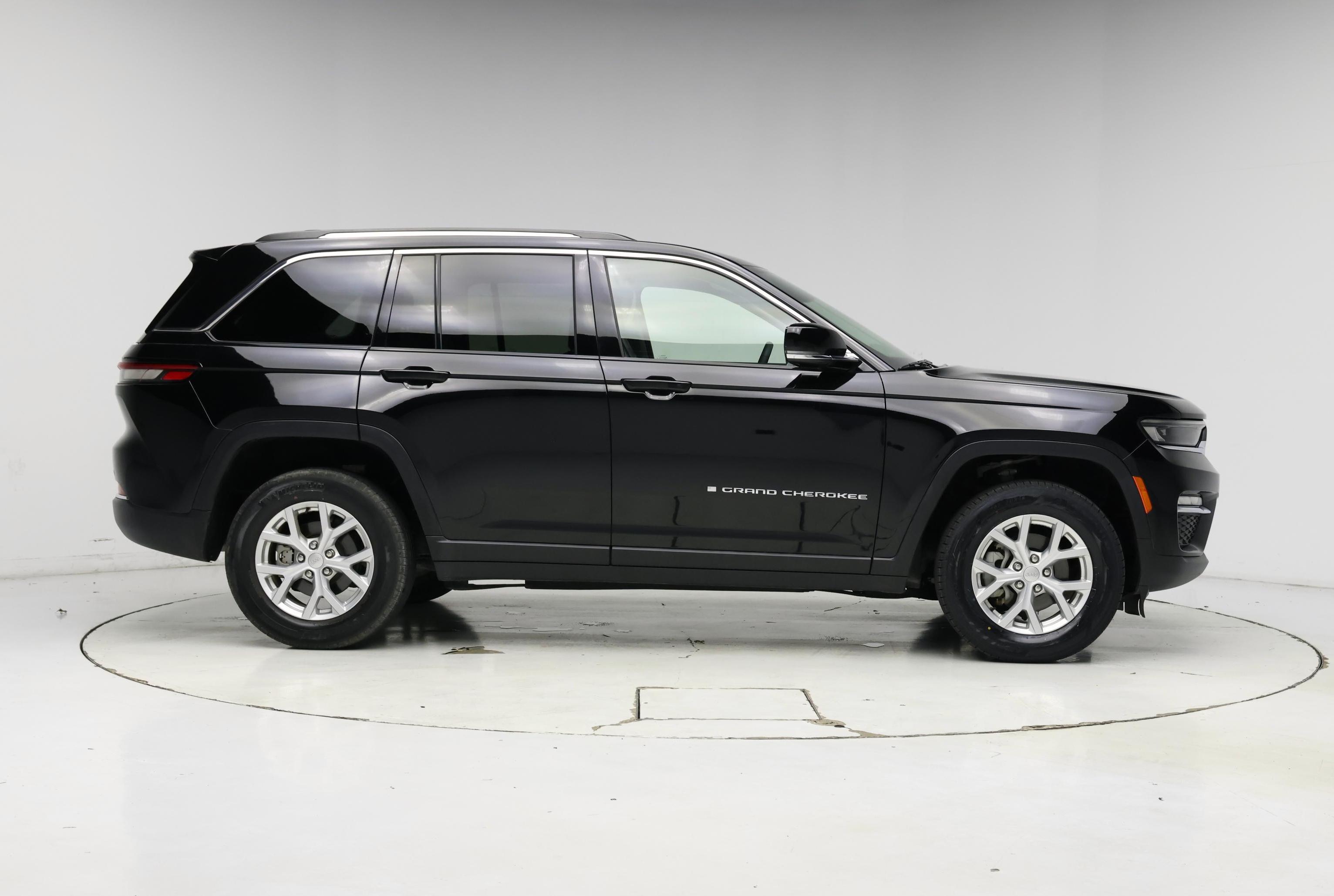 Thumbnail: 2023 Jeep Grand Cherokee - 7