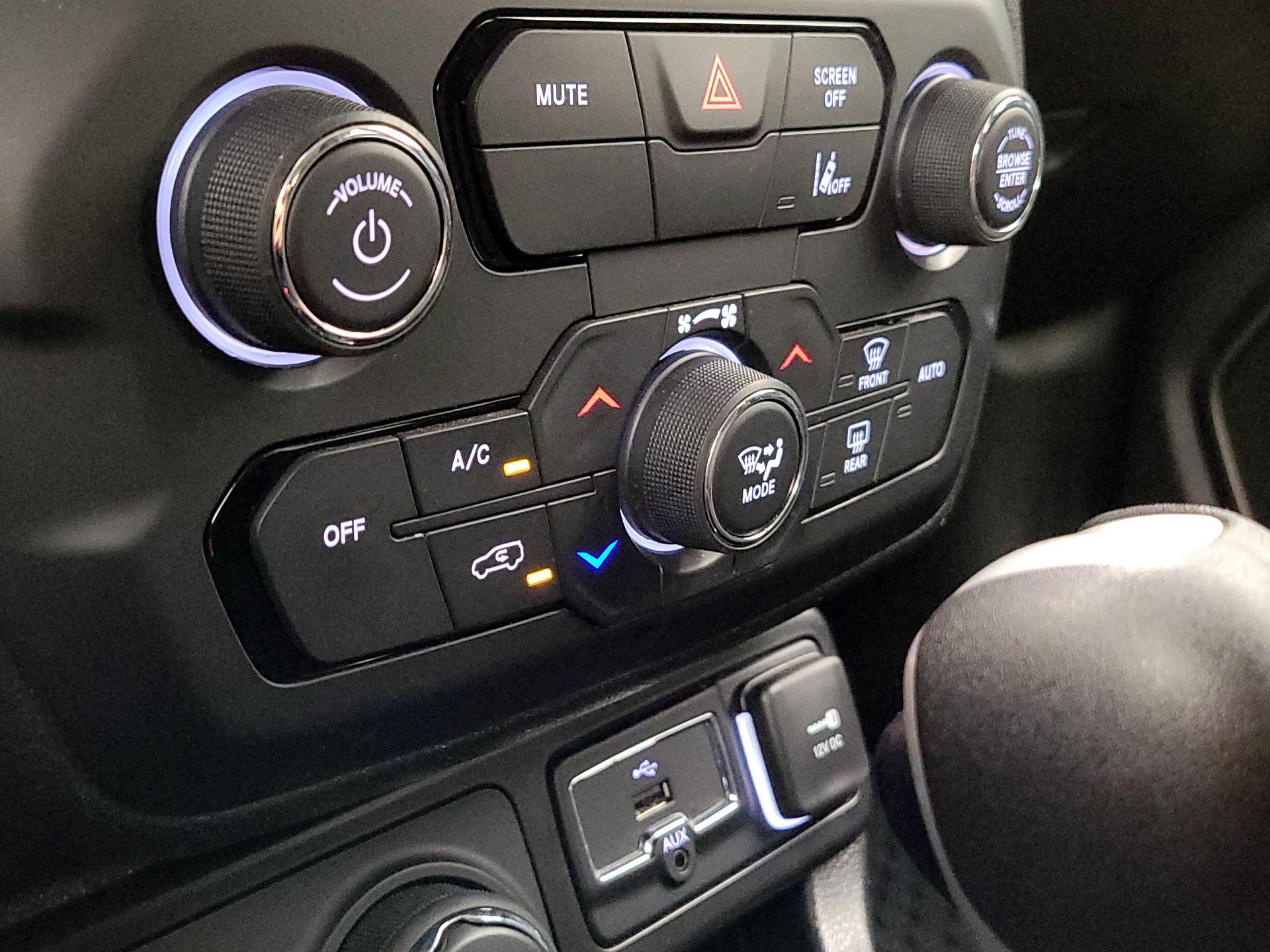 Thumbnail: 2023 Jeep Renegade - 17