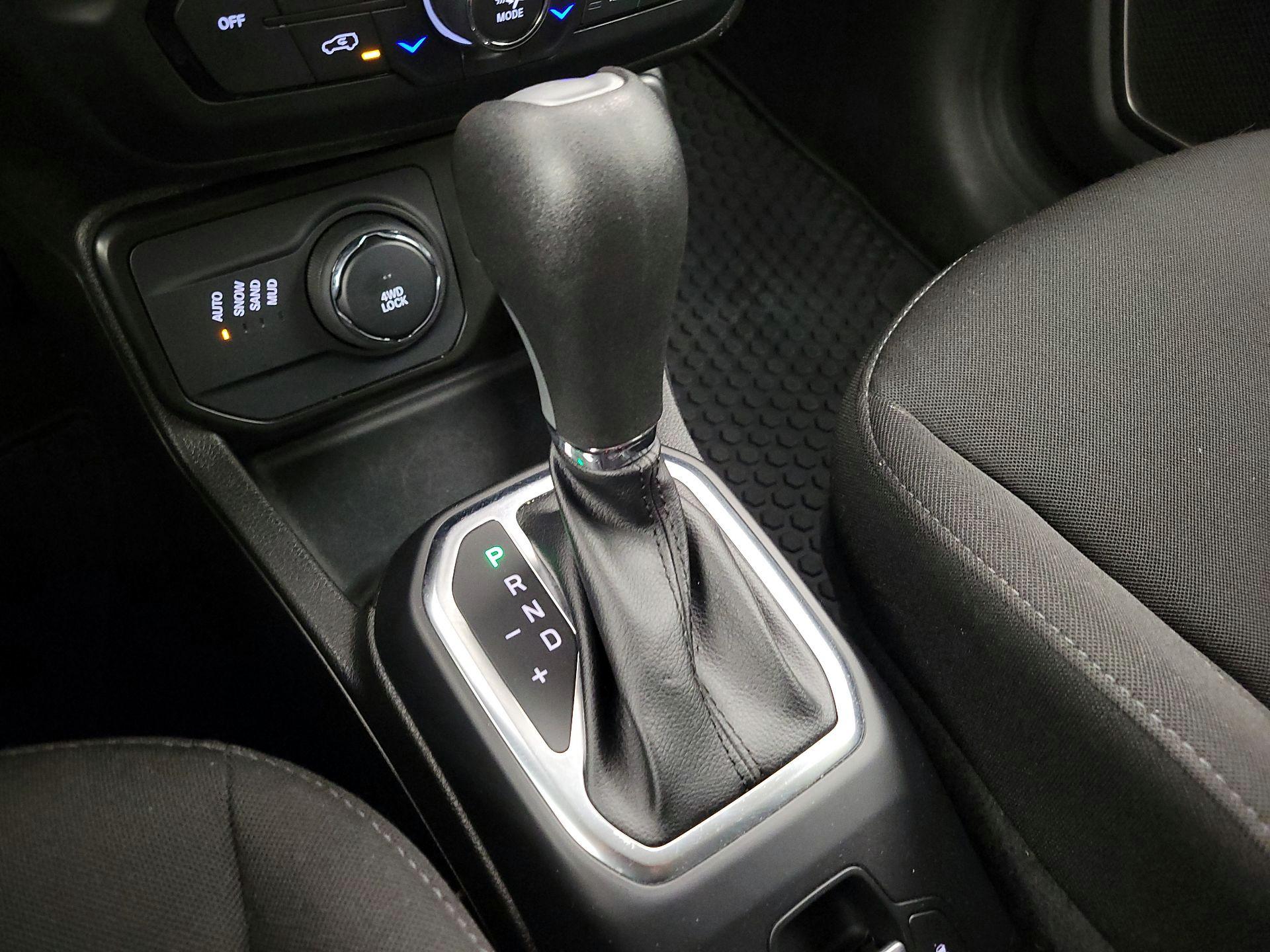 Thumbnail: 2023 Jeep Renegade - 18