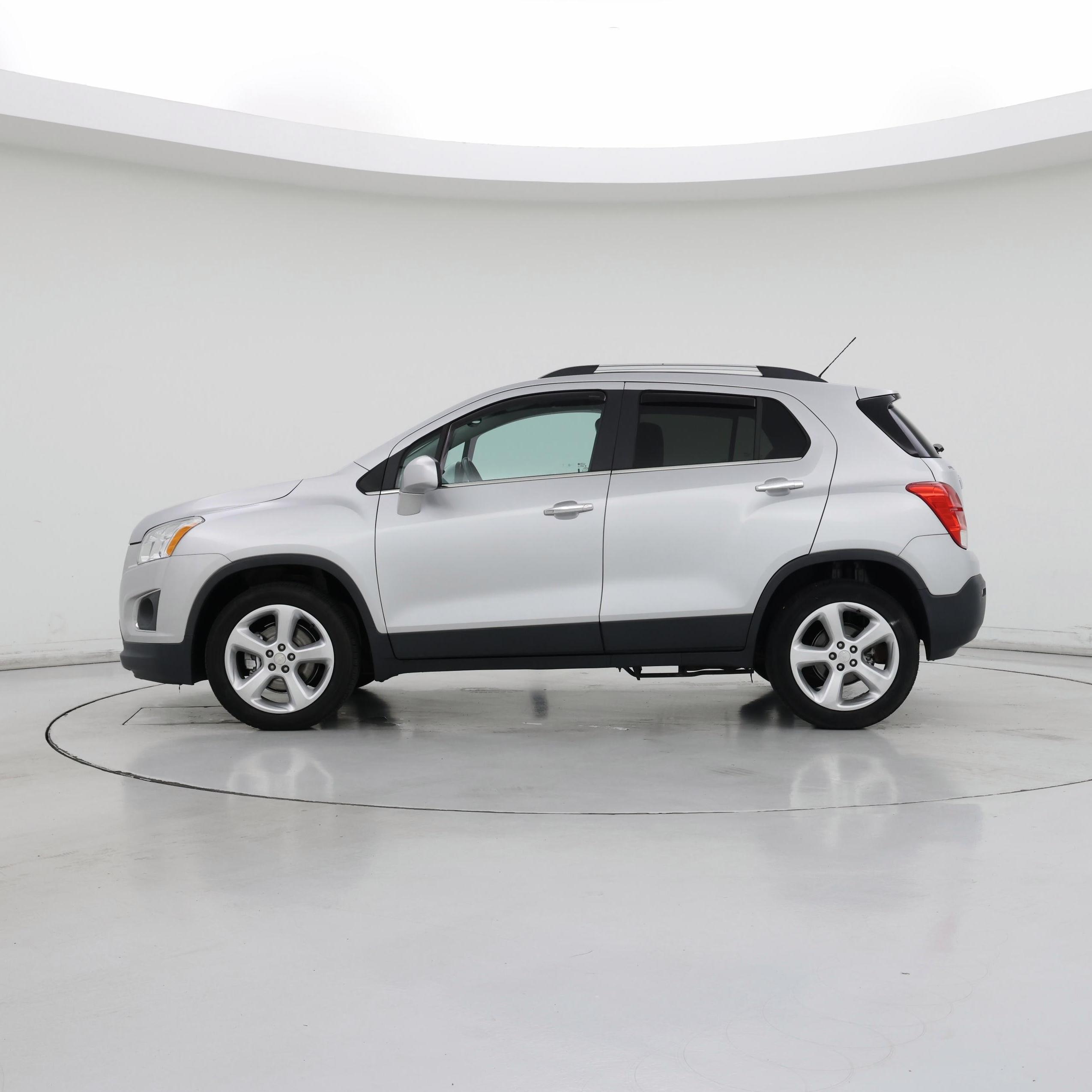 Thumbnail: 2016 Chevrolet Trax - 3