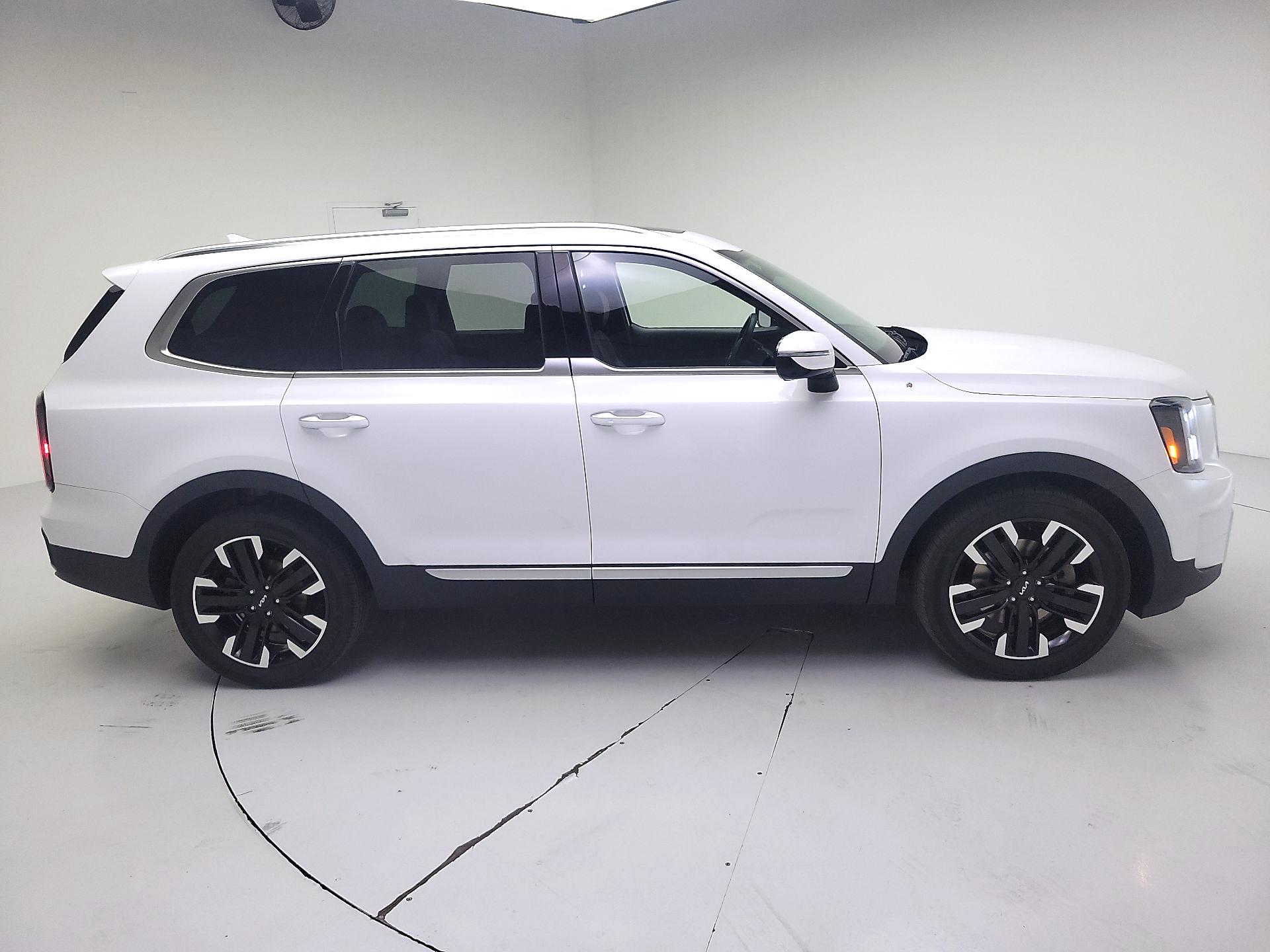 Thumbnail: 2023 Kia Telluride - 4