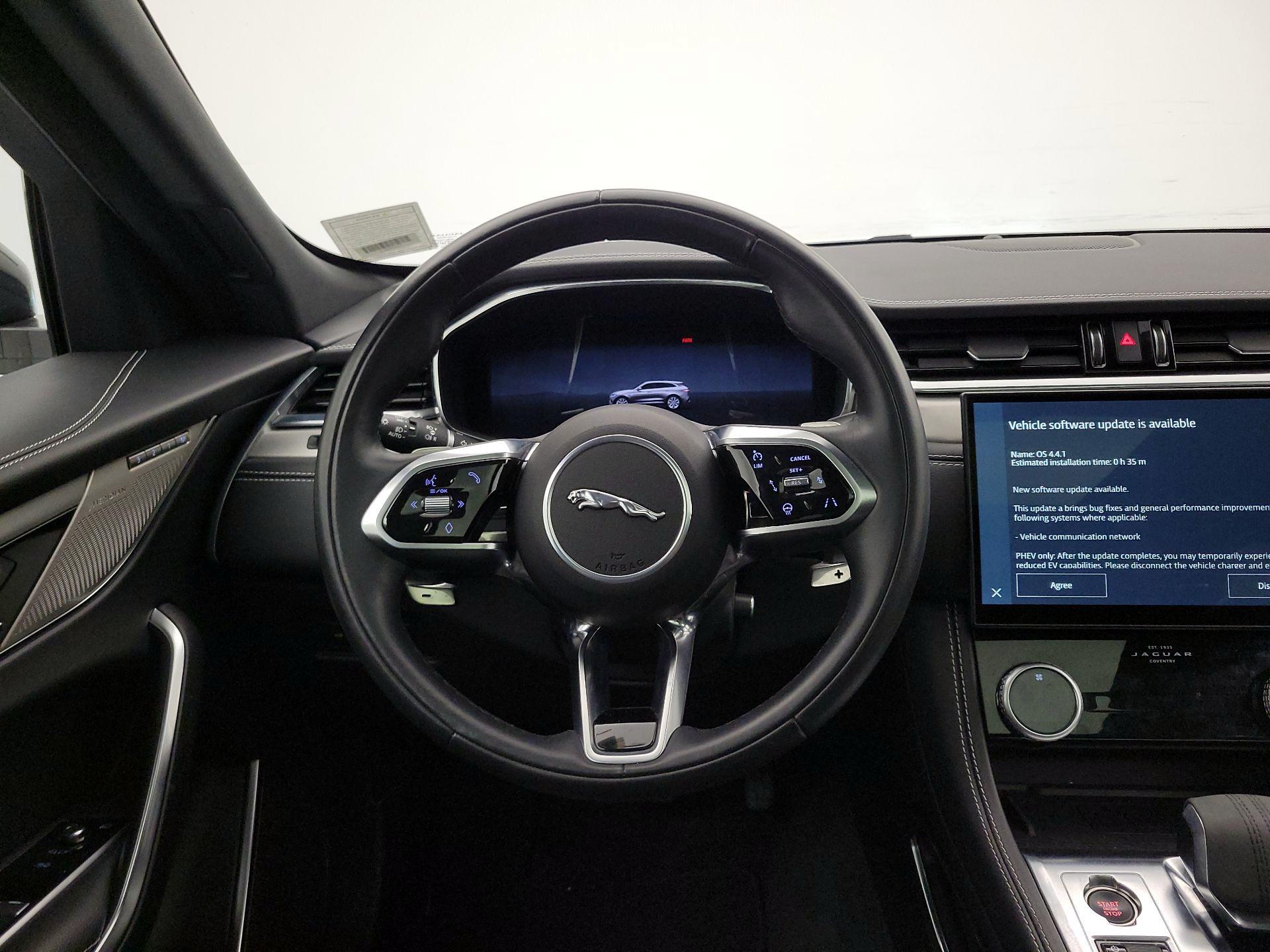 Thumbnail: 2024 Jaguar F-Pace - 10