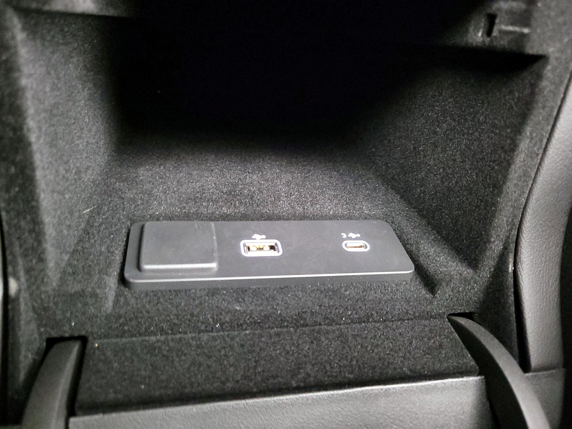 Thumbnail: 2024 Jaguar F-Pace - 19