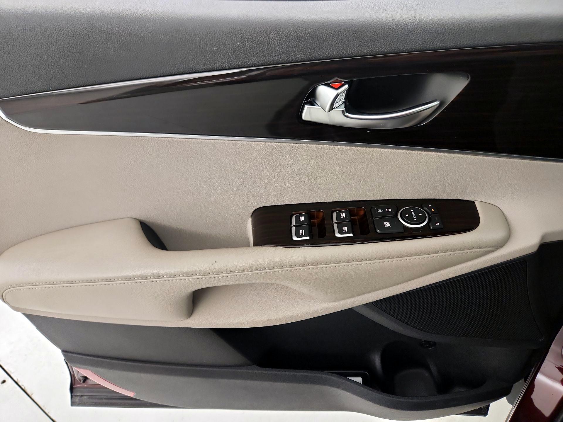 Thumbnail: 2019 Kia Sorento - 12