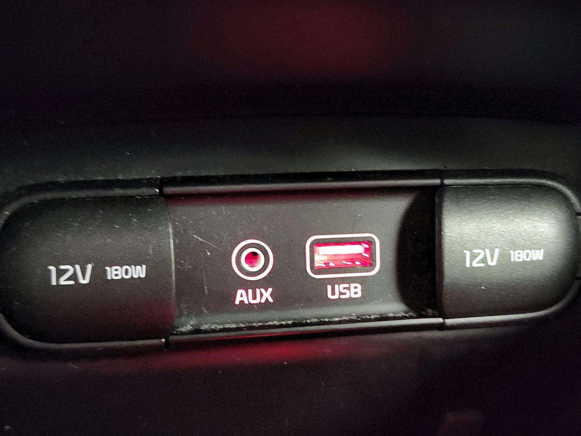 Thumbnail: 2019 Kia Sorento - 18