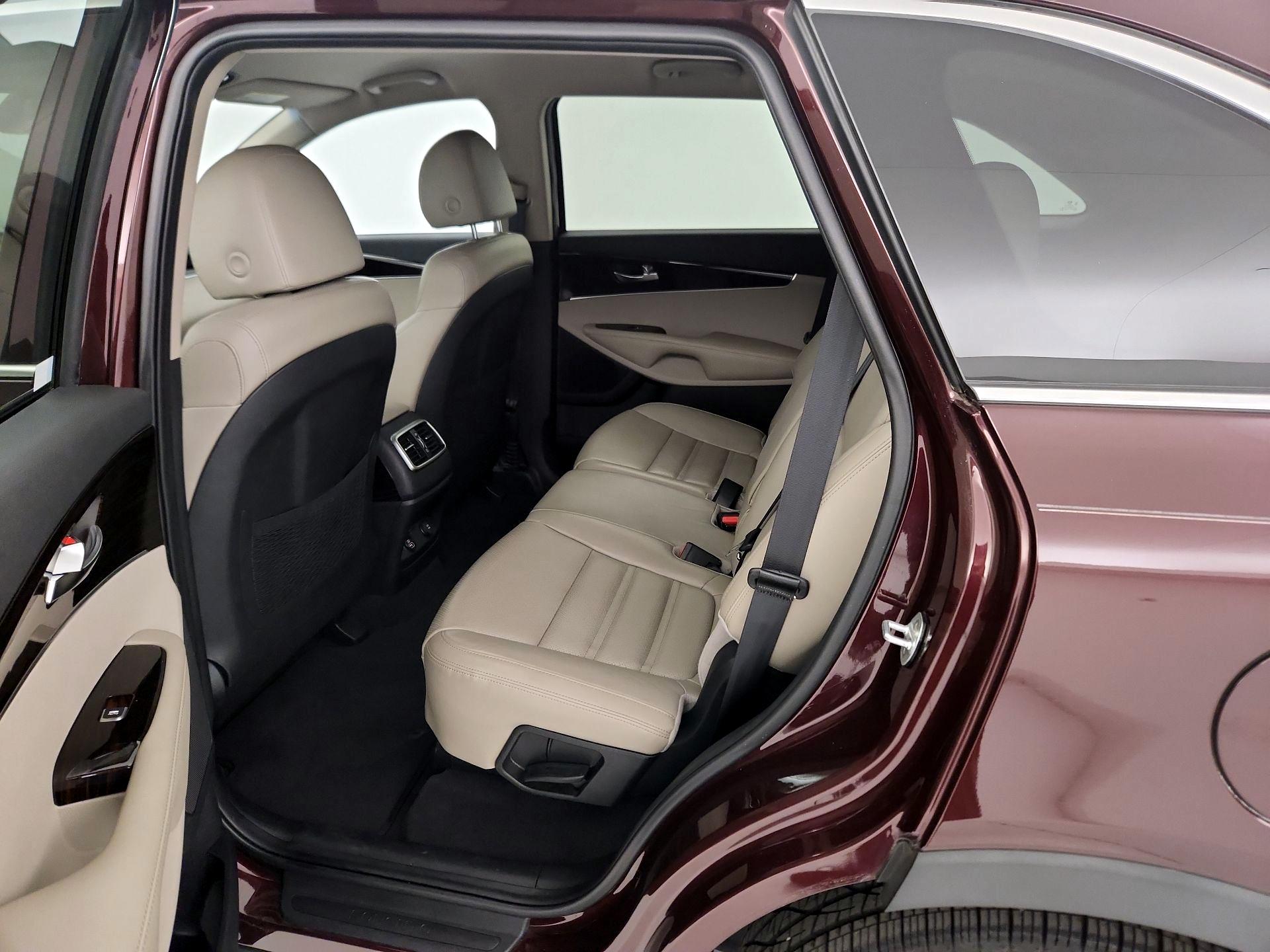 Thumbnail: 2019 Kia Sorento - 19