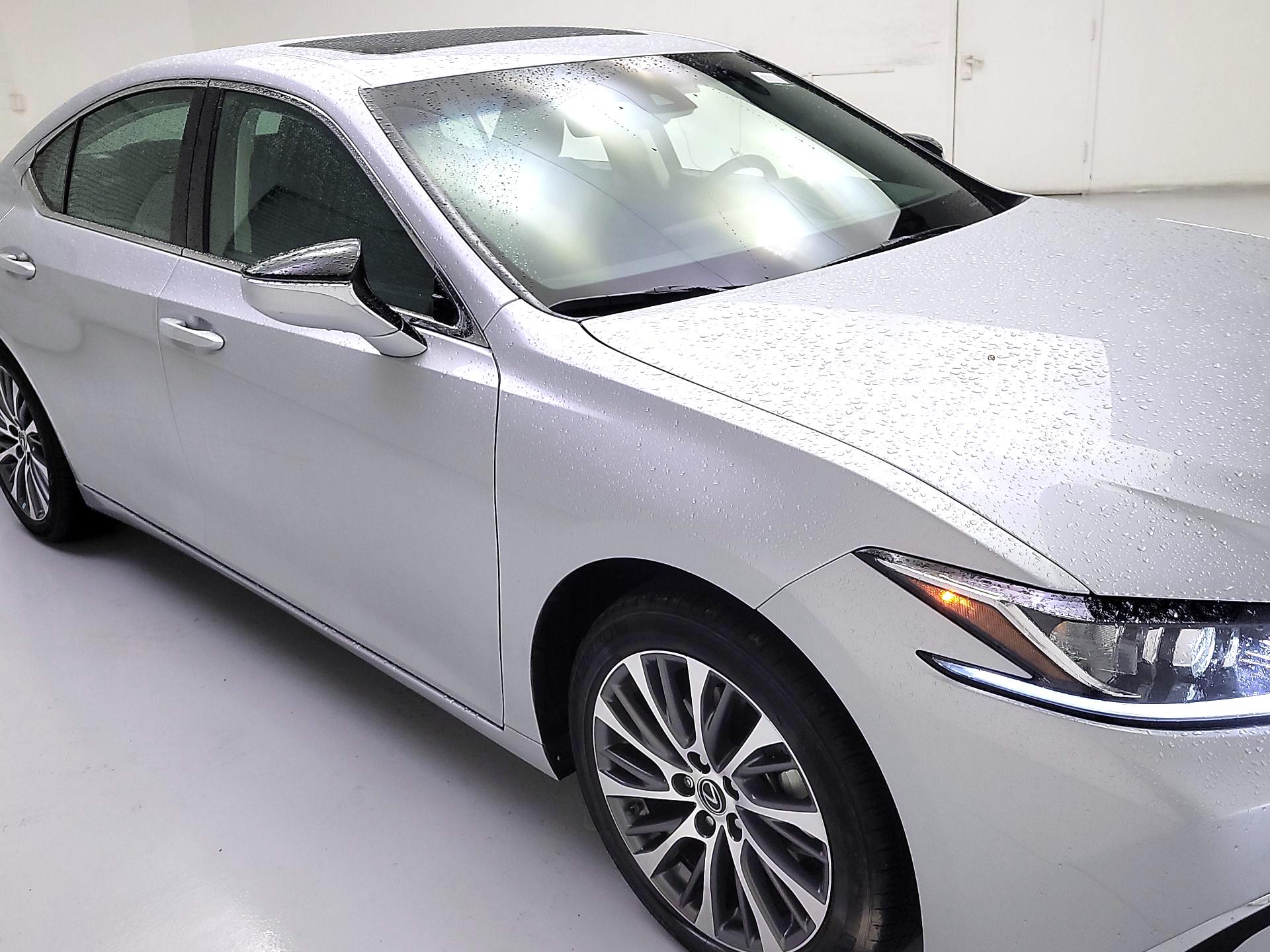 Thumbnail: 2021 Lexus ES - 1